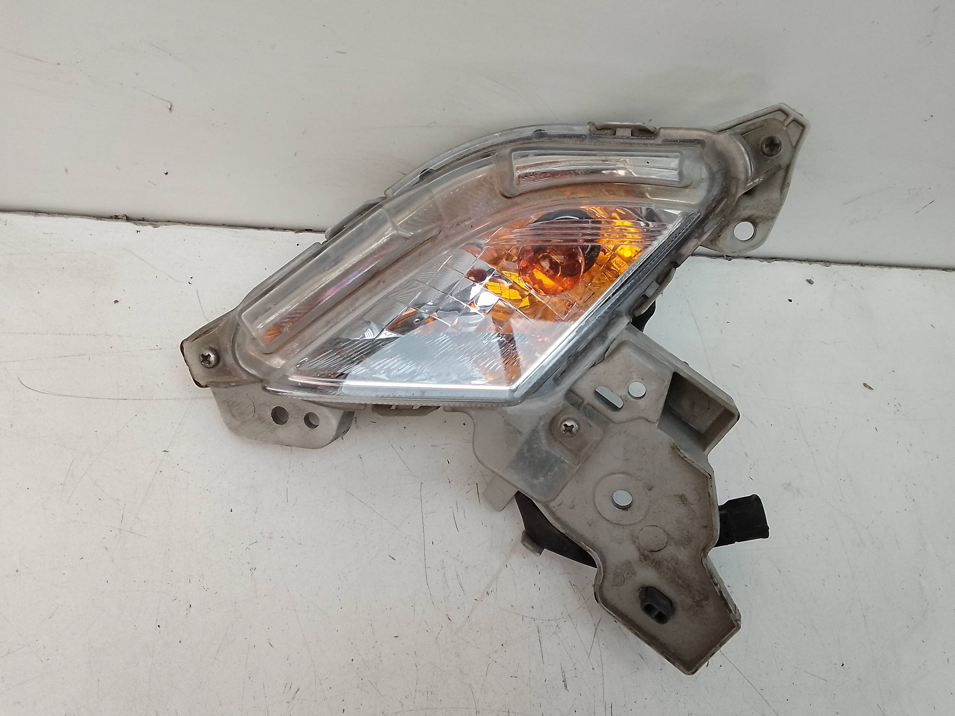 Faro antiniebla izquierdo mazda cx-3 (dk)(04.2015->)