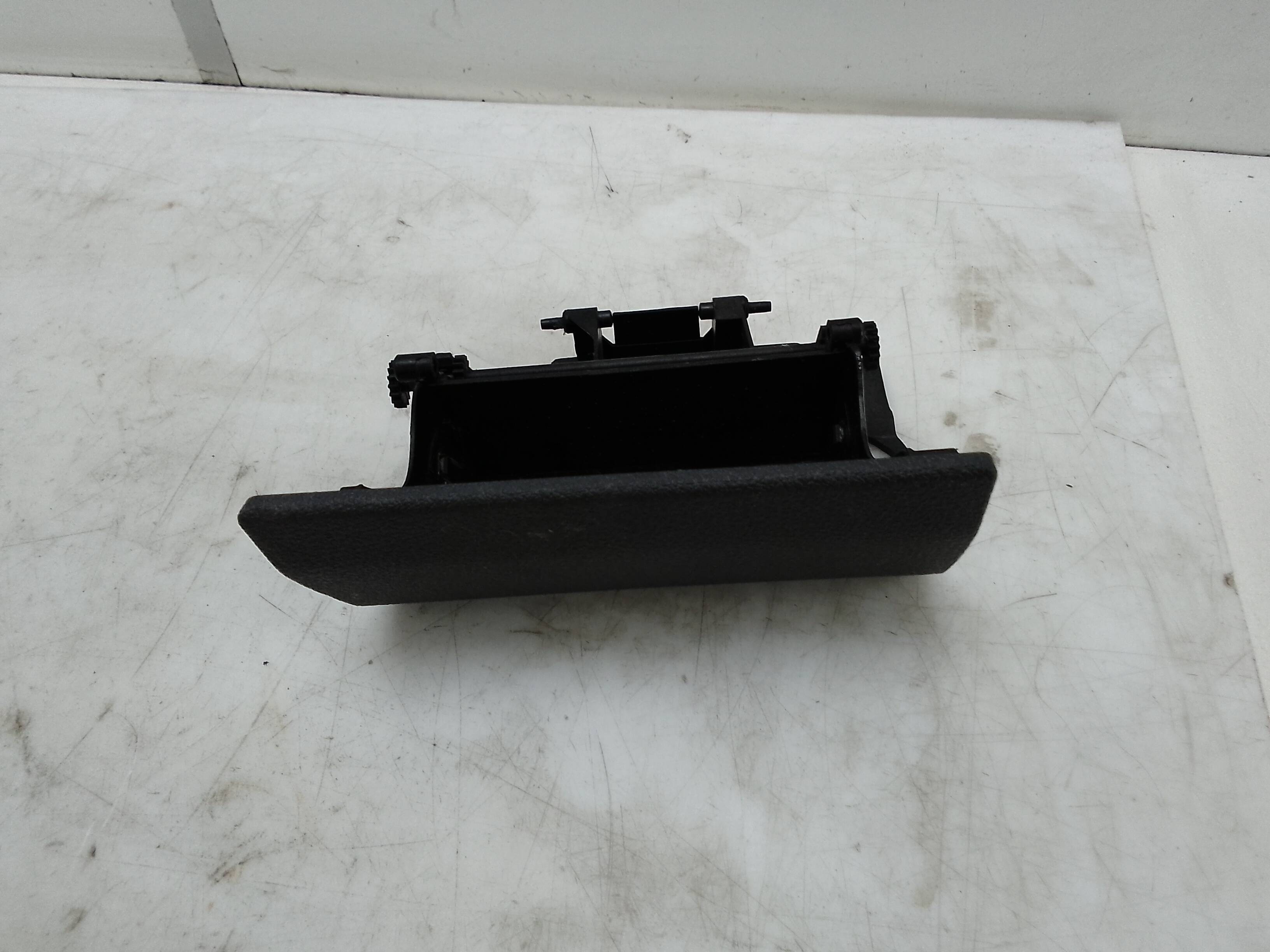 Guantera conductor volkswagen touran (1t3)(08.2010->)