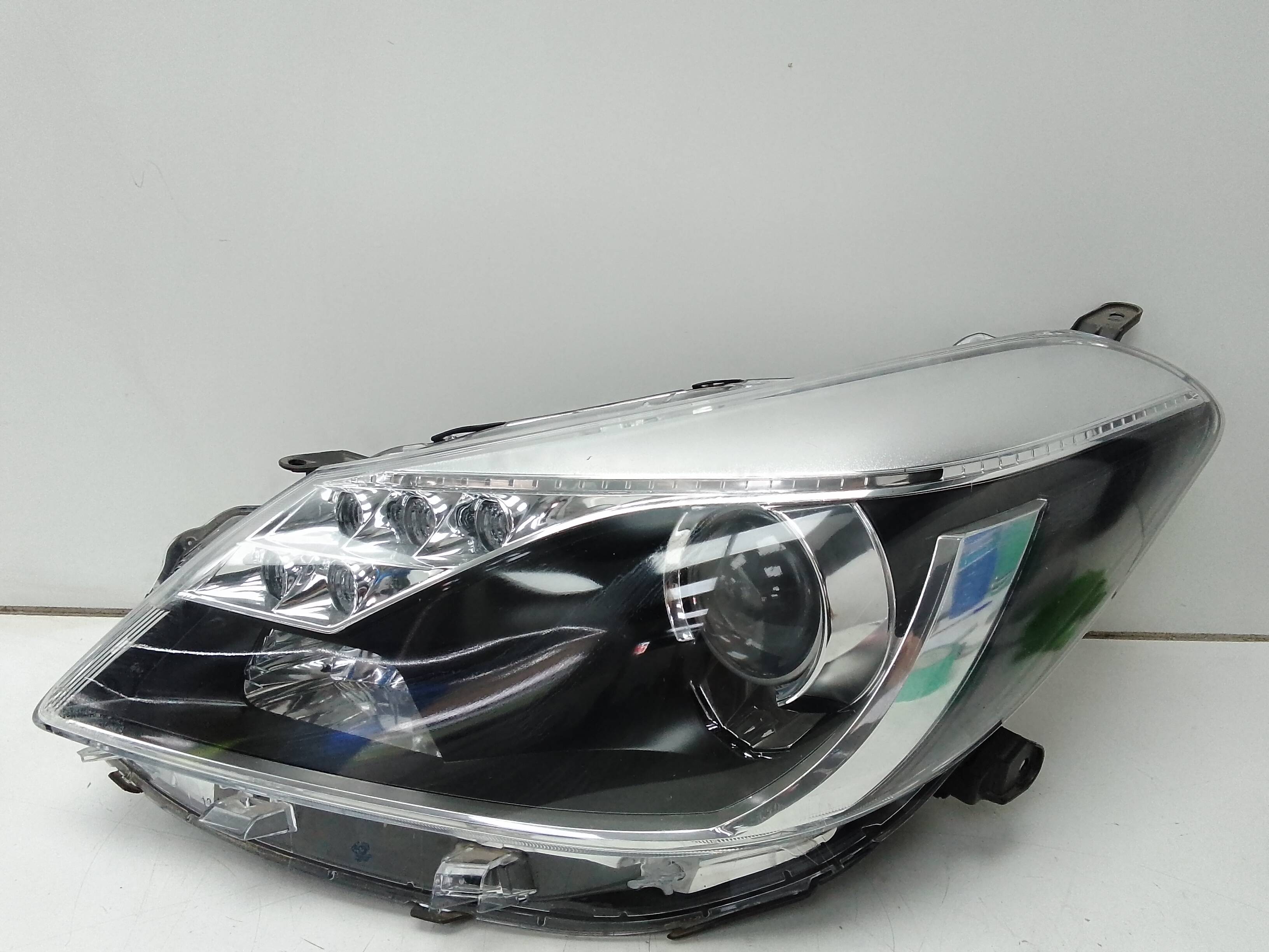 Faro izquierdo toyota yaris (ksp1/nlp1/nsp1)(2011->)