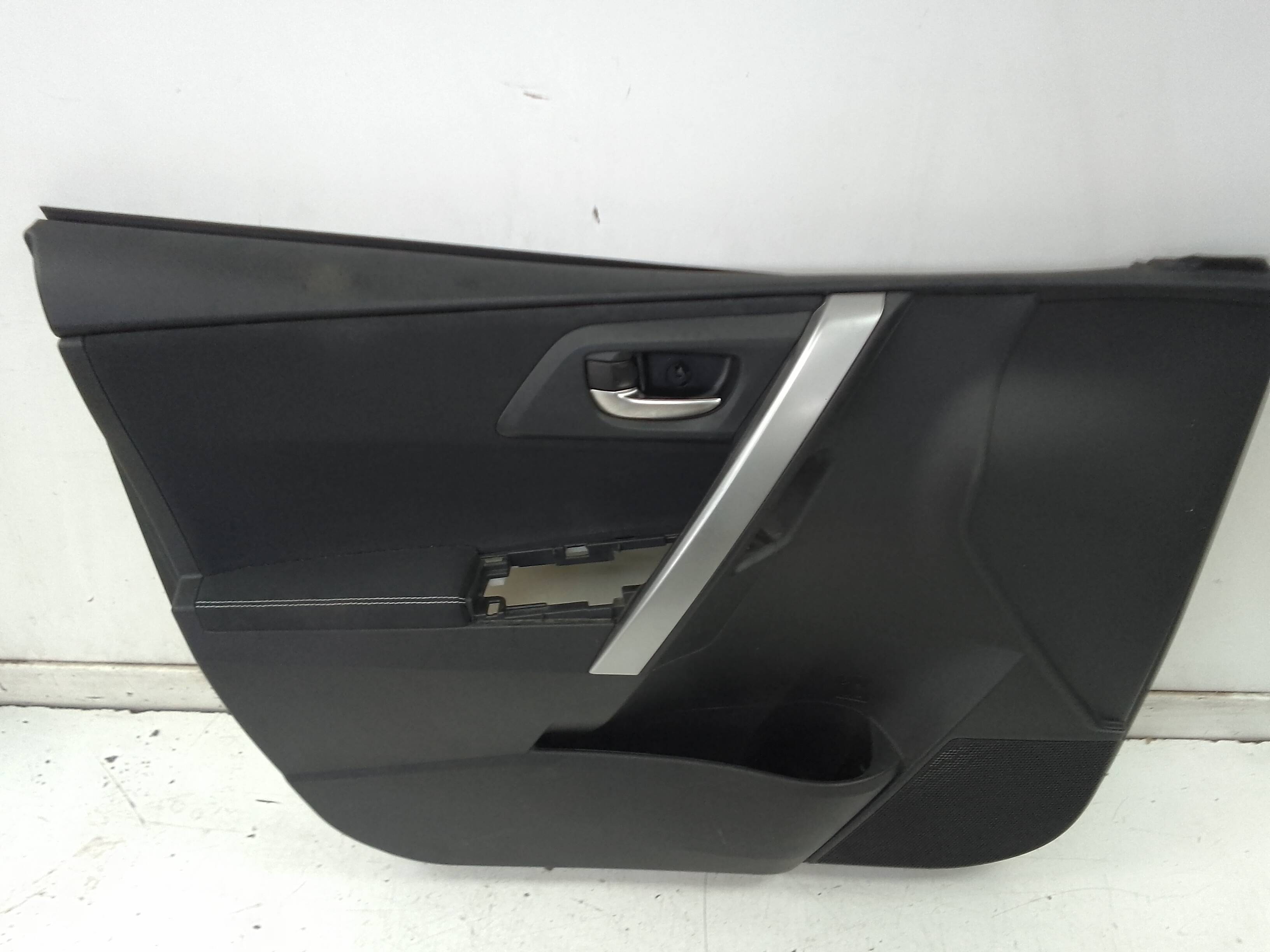 Guarnecido puerta delantera izquierda toyota auris (e18)(10.2012->)