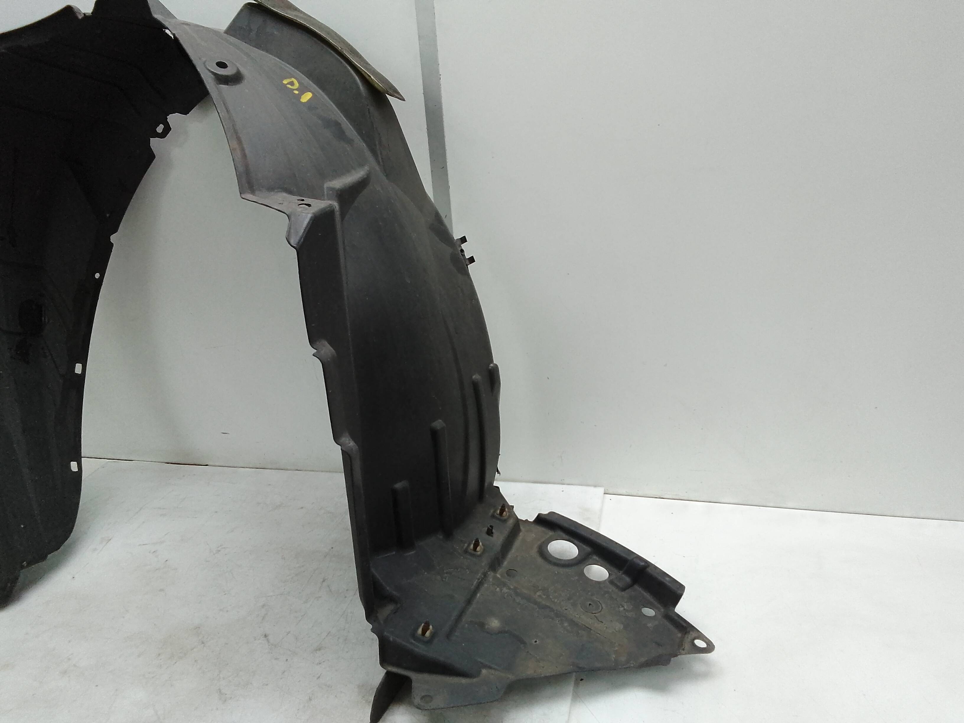 Pase de rueda delantero izquierdo toyota auris (e18)(10.2012->)