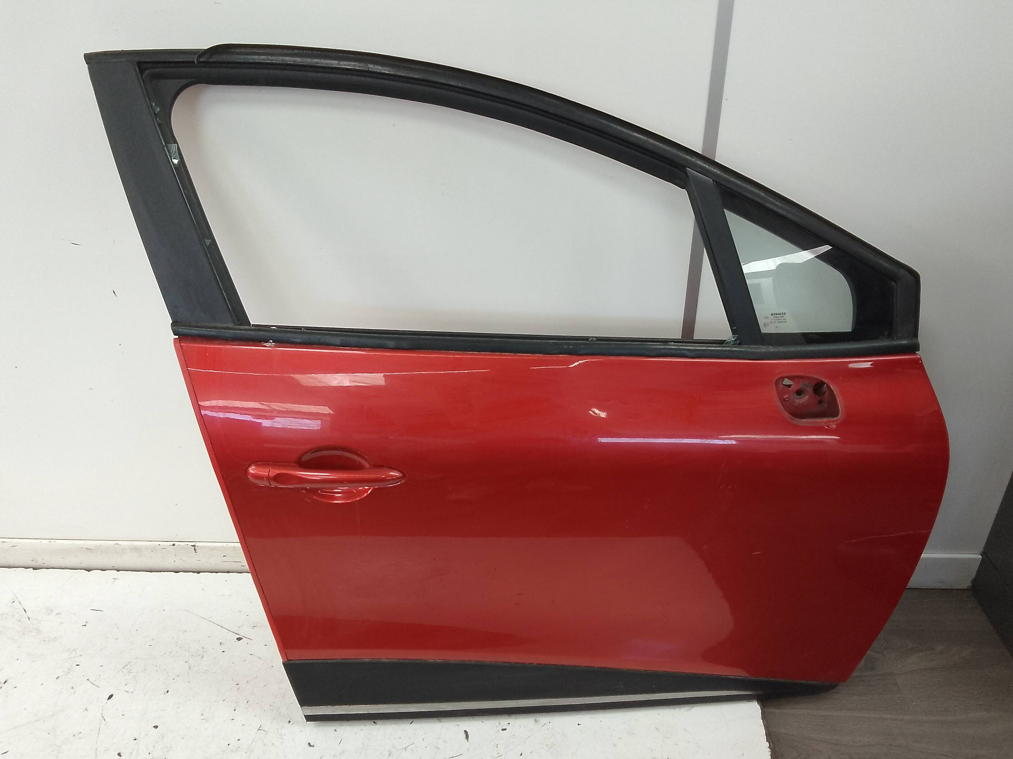 Puerta delantera derecha renault clio iv (2012->)