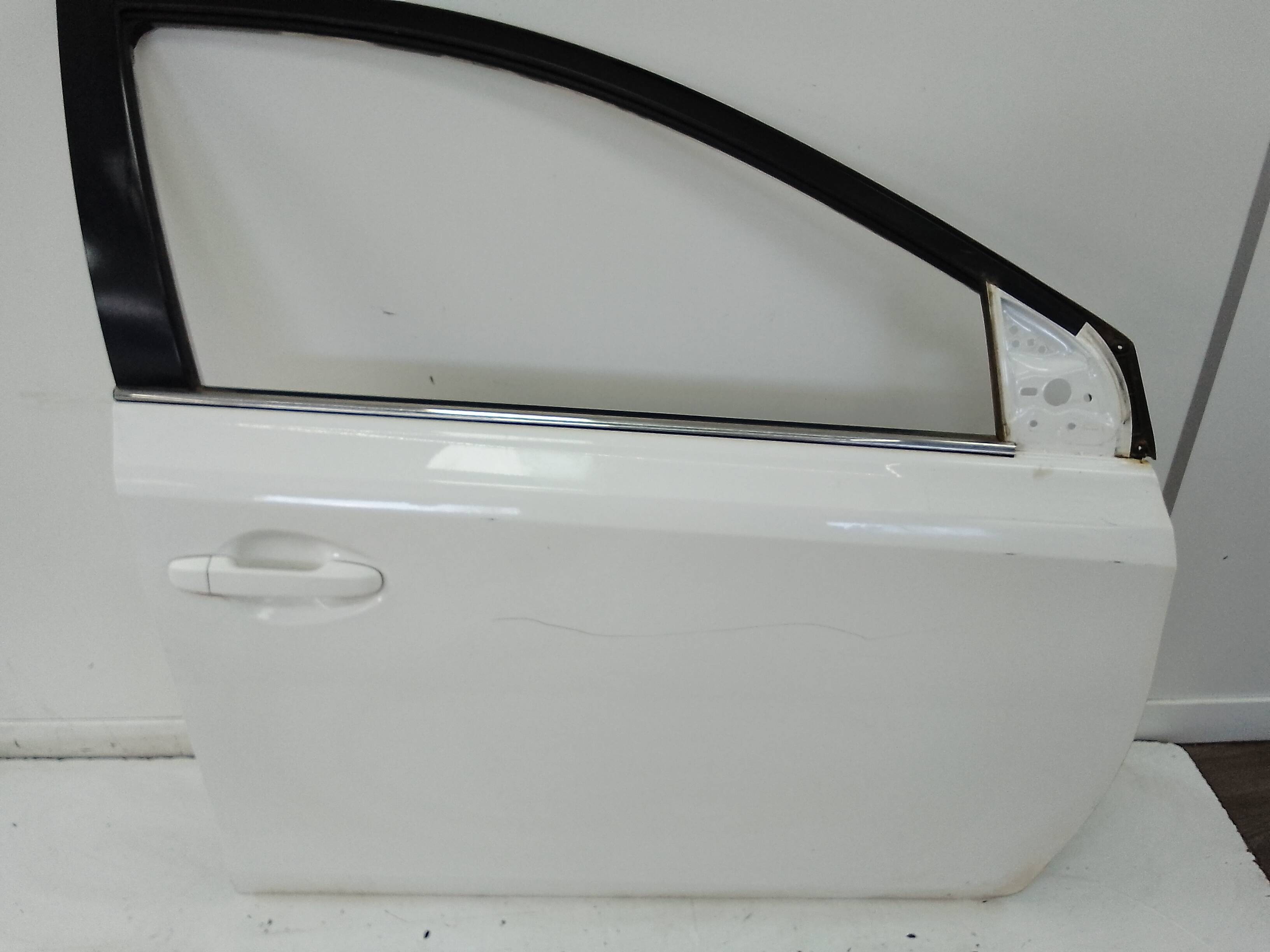 Puerta delantera derecha toyota auris (e18)(10.2012->)