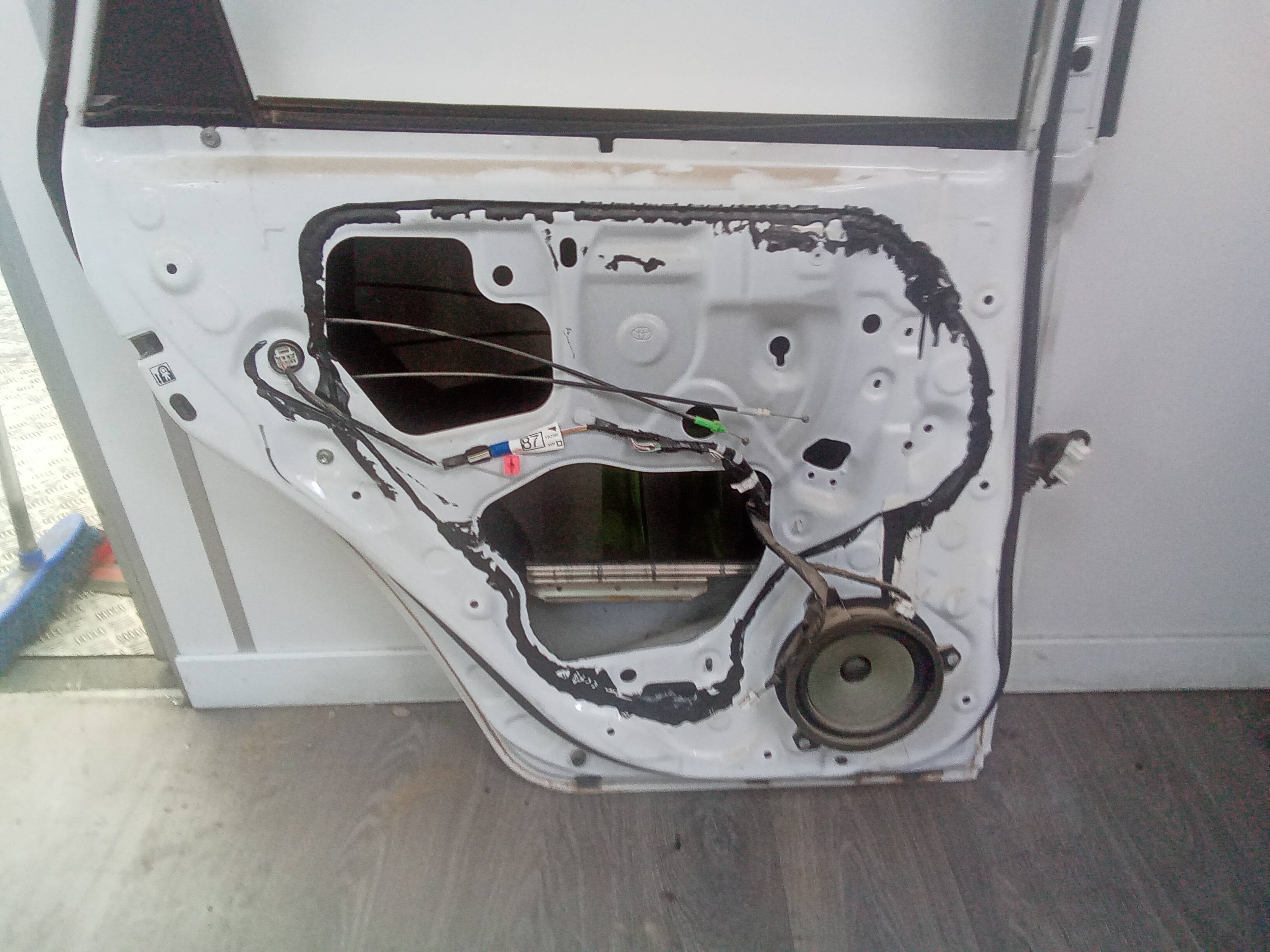 Puerta trasera izquierda toyota auris (e18)(10.2012->)