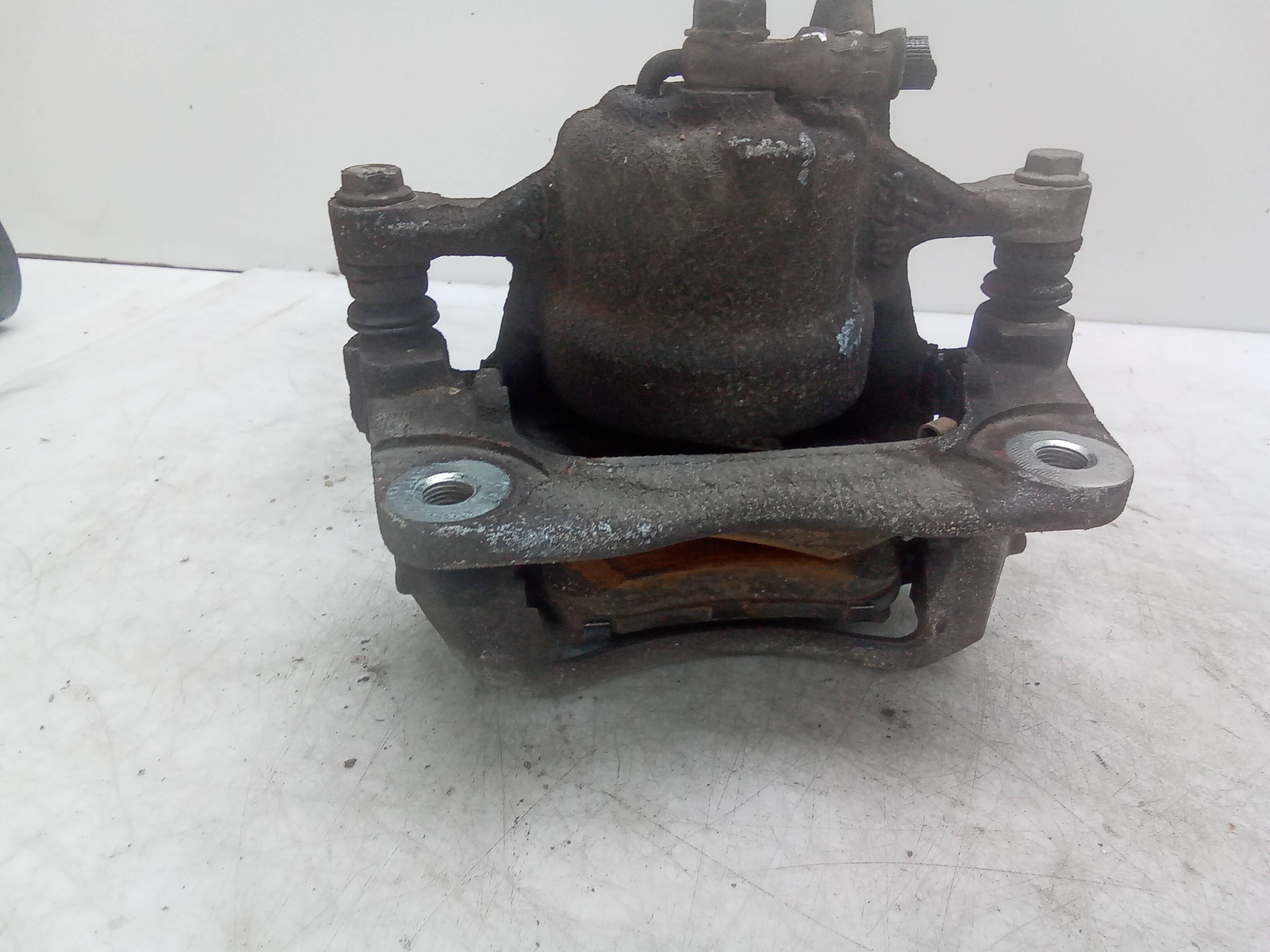 Pinza freno delantera derecha toyota auris (e18)(10.2012->)