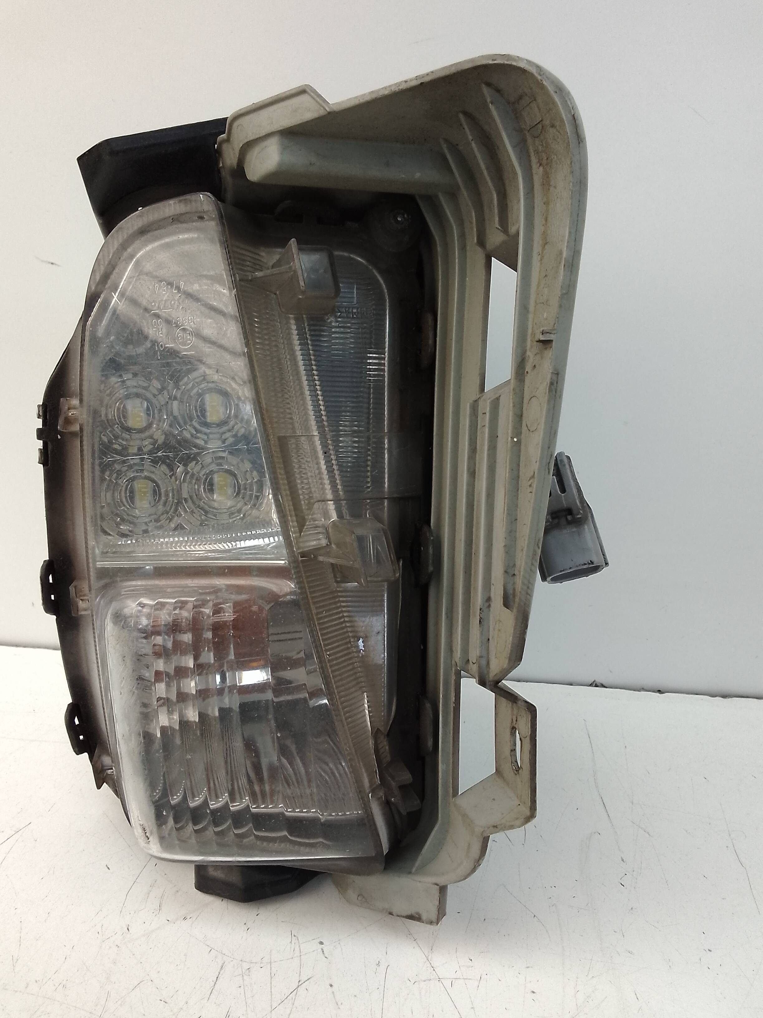 Luz diurna izquierda toyota prius (zvw30)(2009->)