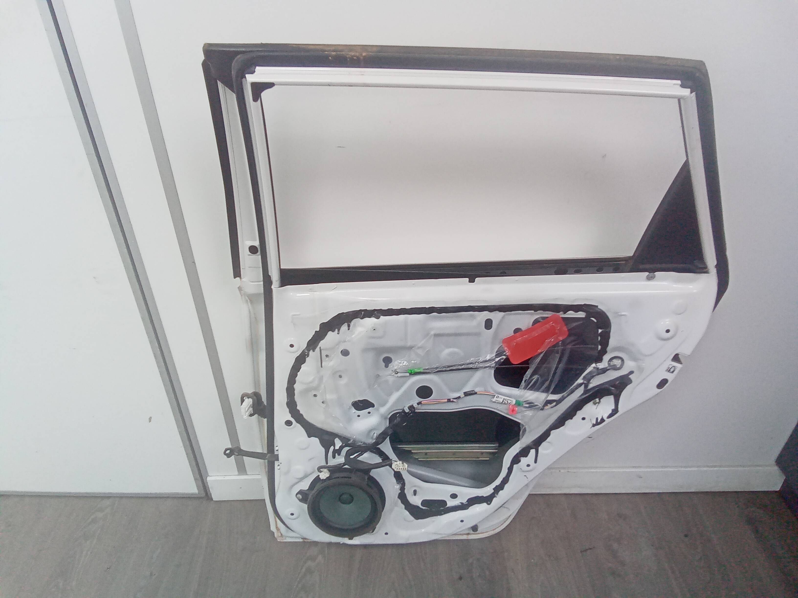 Puerta trasera derecha toyota auris (e18)(10.2012->)