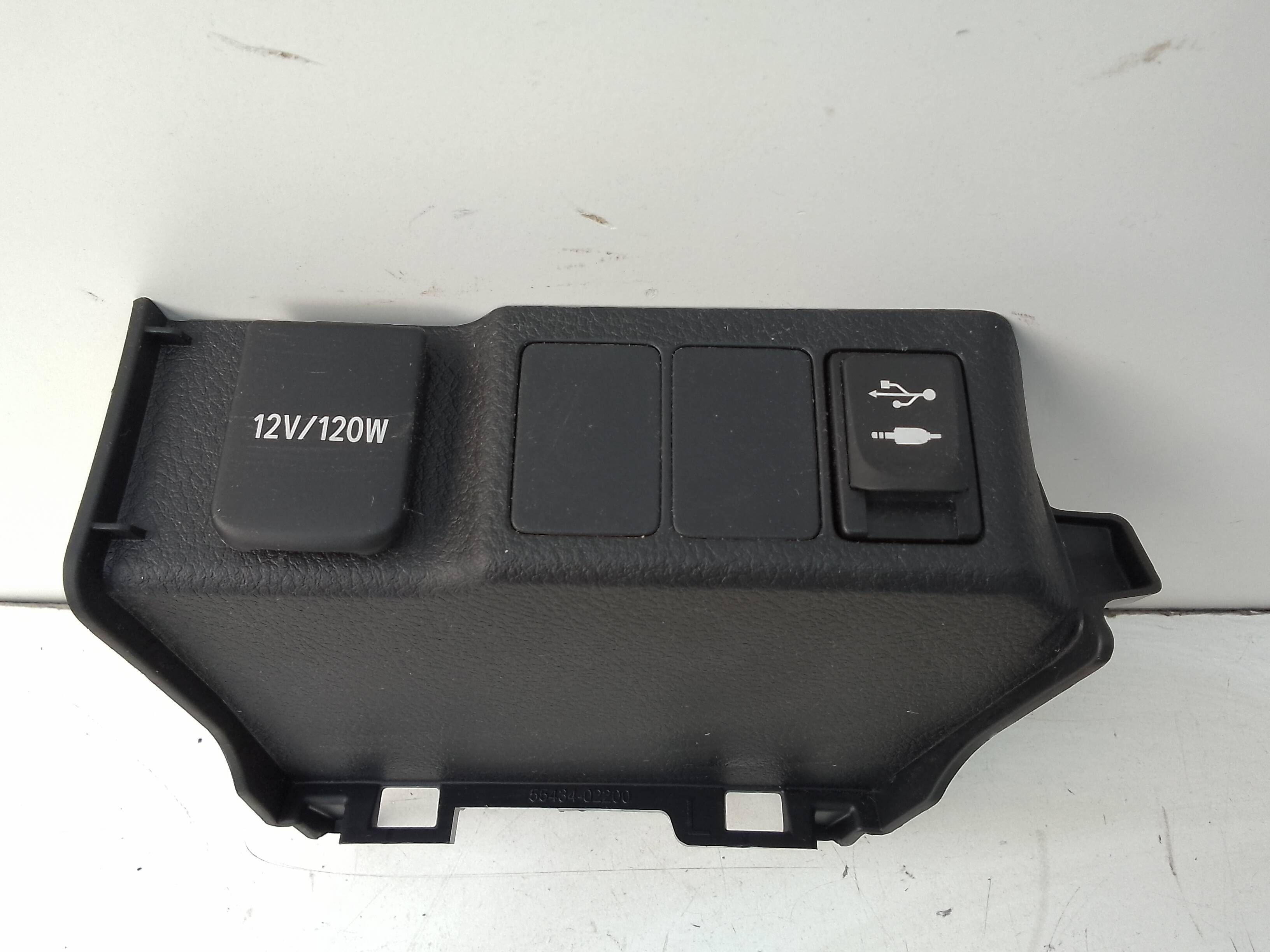 Cargador usb consola central toyota auris (e18)(10.2012->)