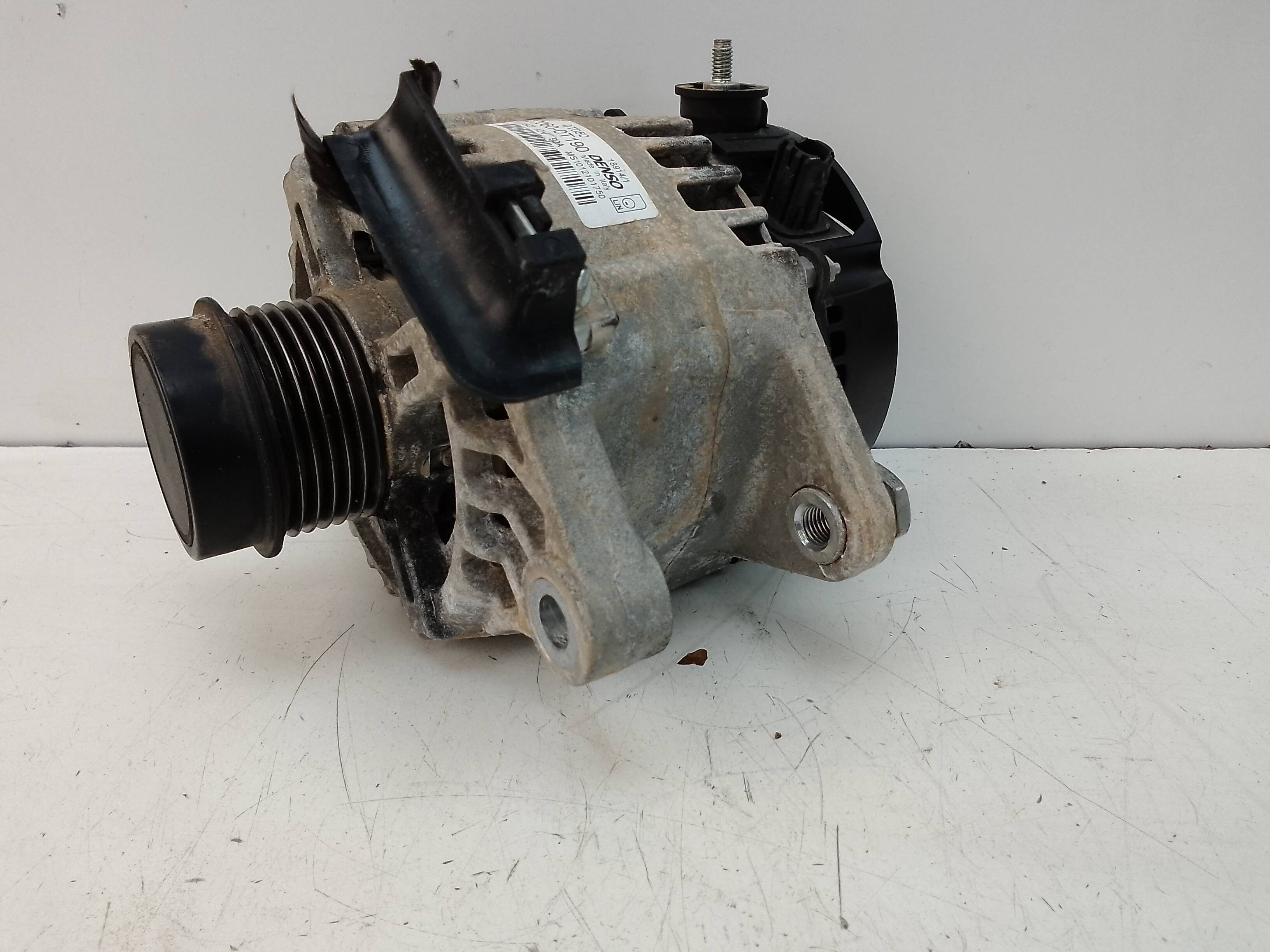 Alternador toyota auris (e18)(10.2012->)