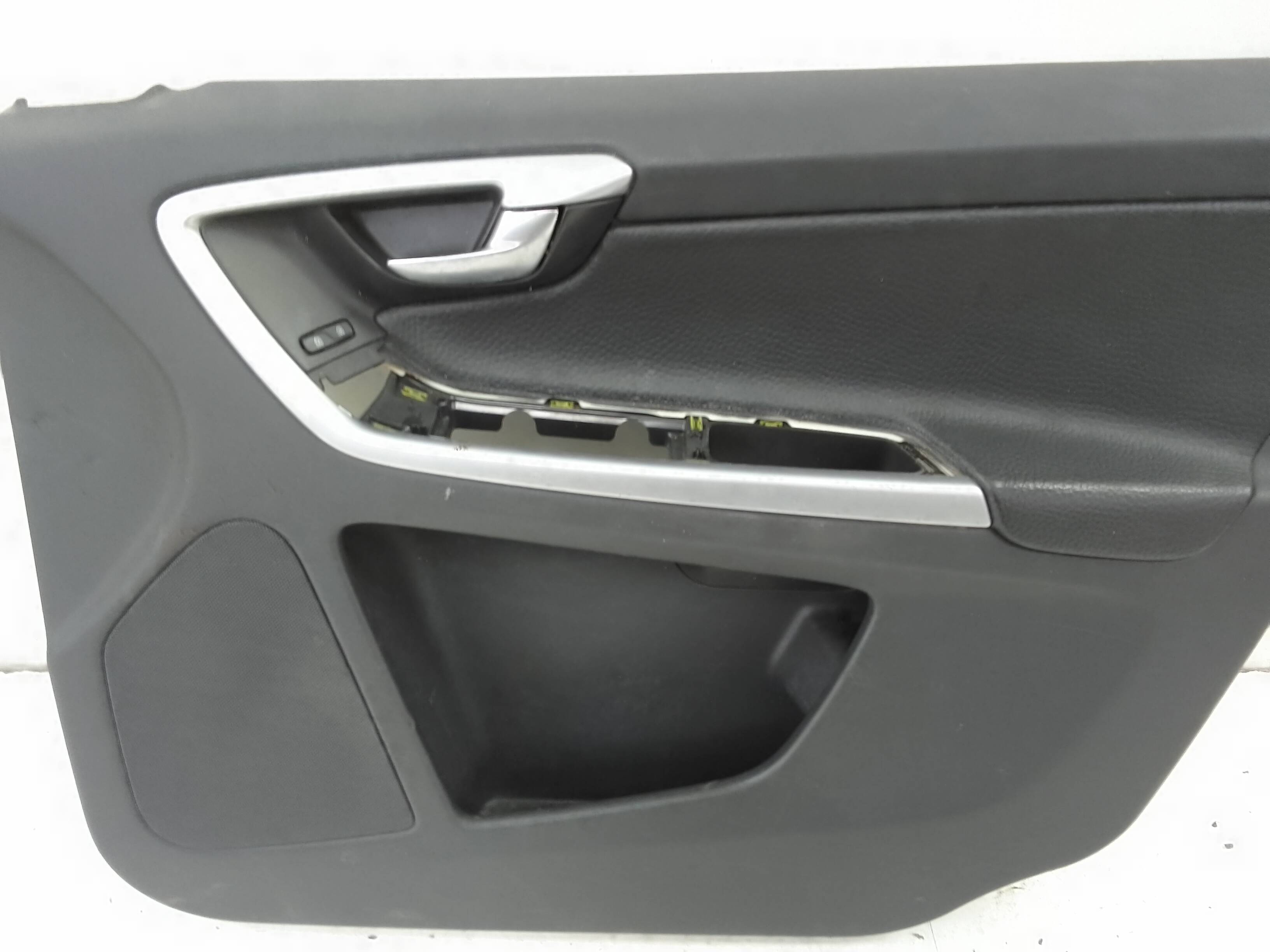 Guarnecido puerta delantera derecha volvo xc60 (2008->)