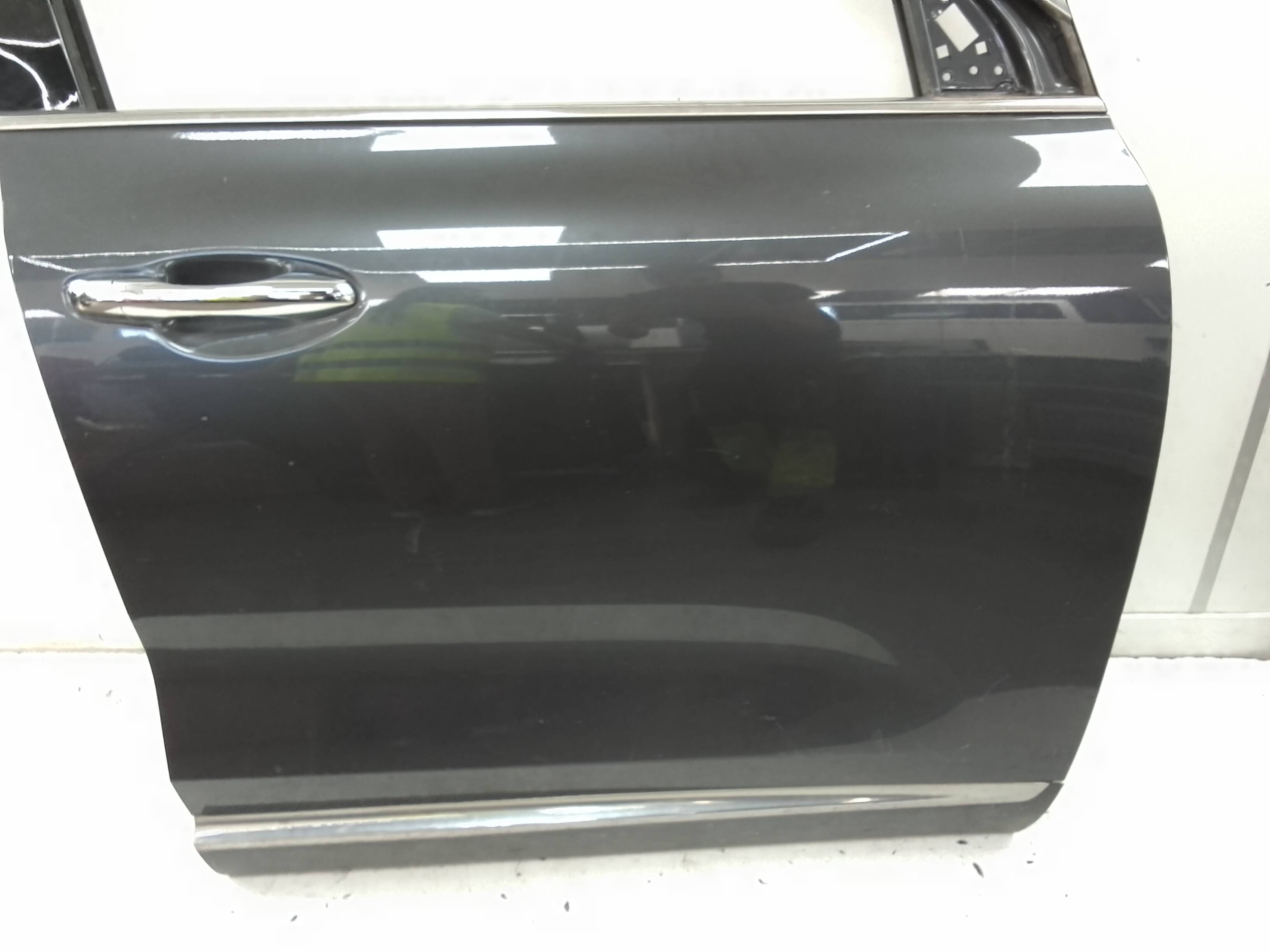 Puerta delantera derecha kia sorento (um)(01.2015->)