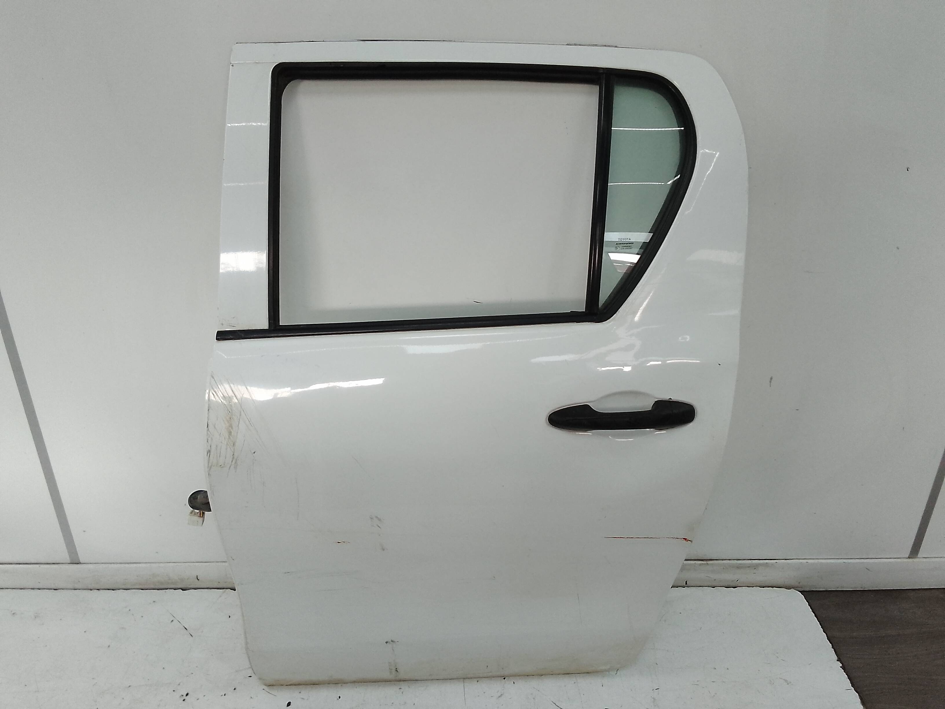 Puerta trasera izquierda toyota hilux ii pick-up (_n_)