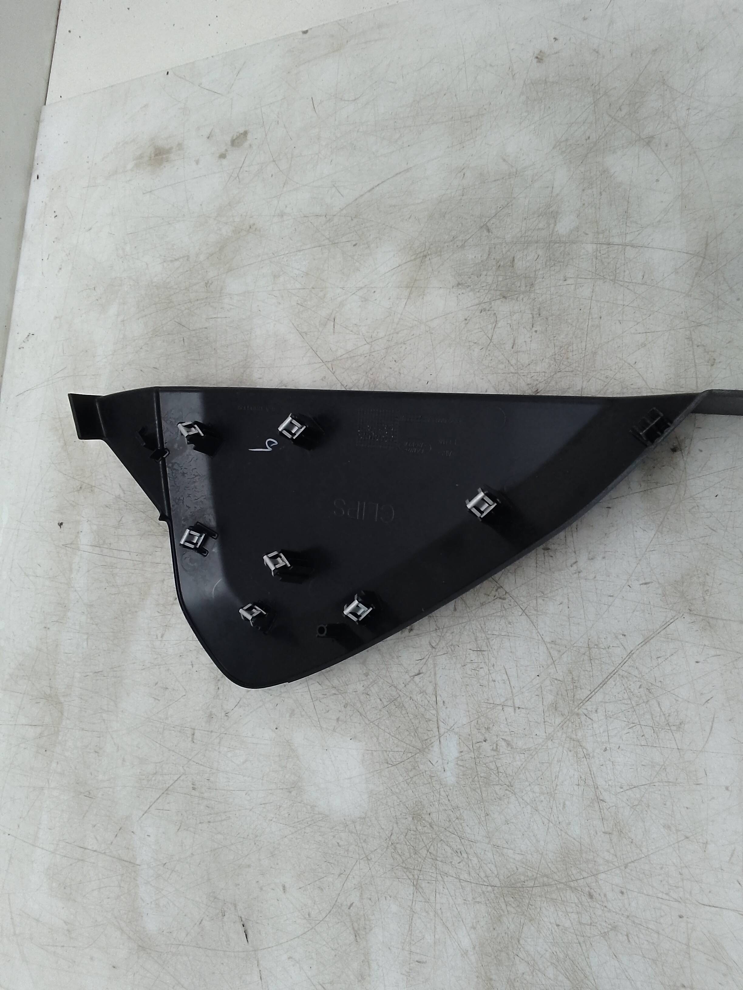 Moldura lateral izquierda land rover discovery sport (02.2015->)