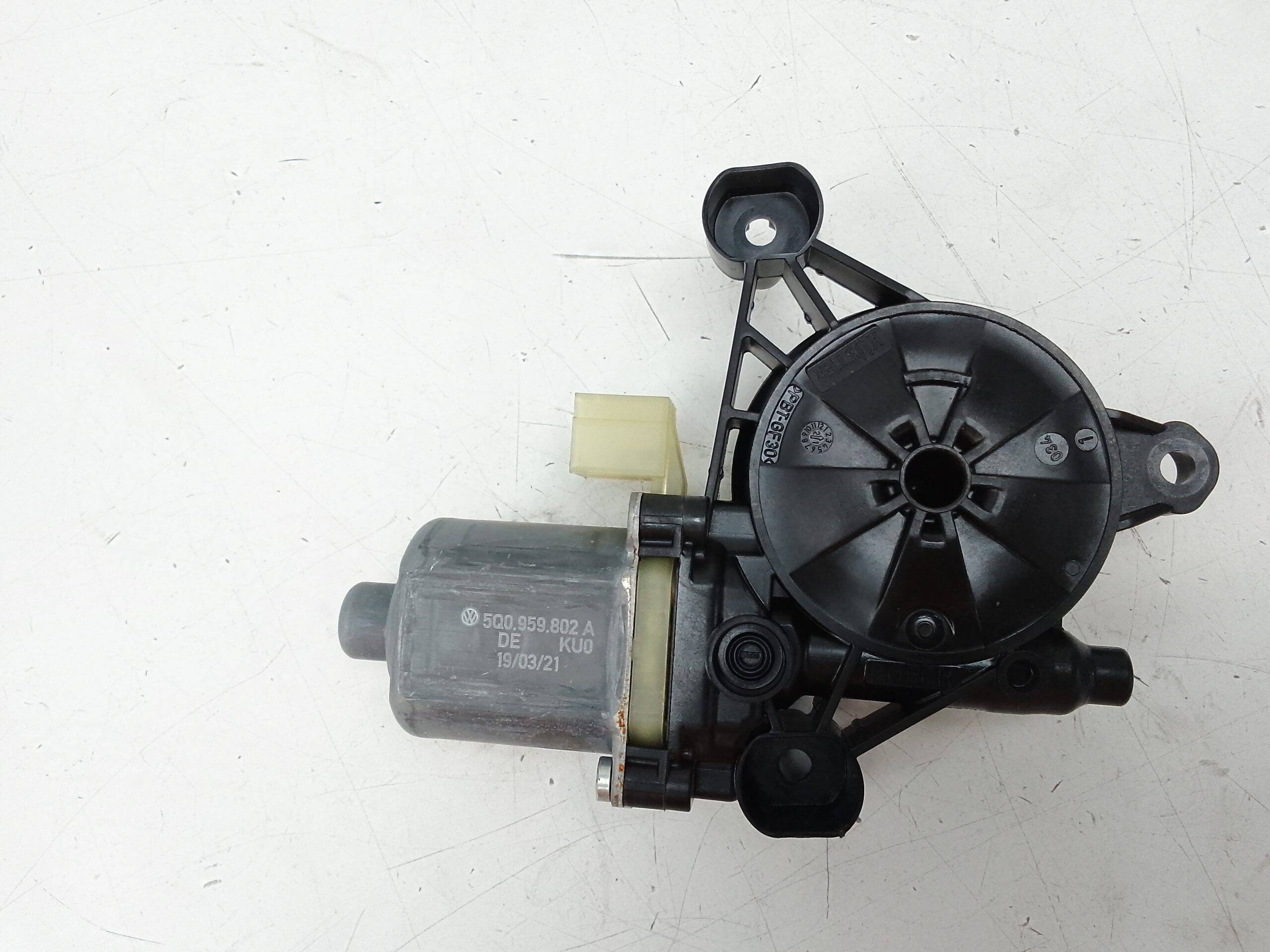 Motor elevalunas delantero izquierdo volkswagen golf viii berlina (cd1)(12.2019->)