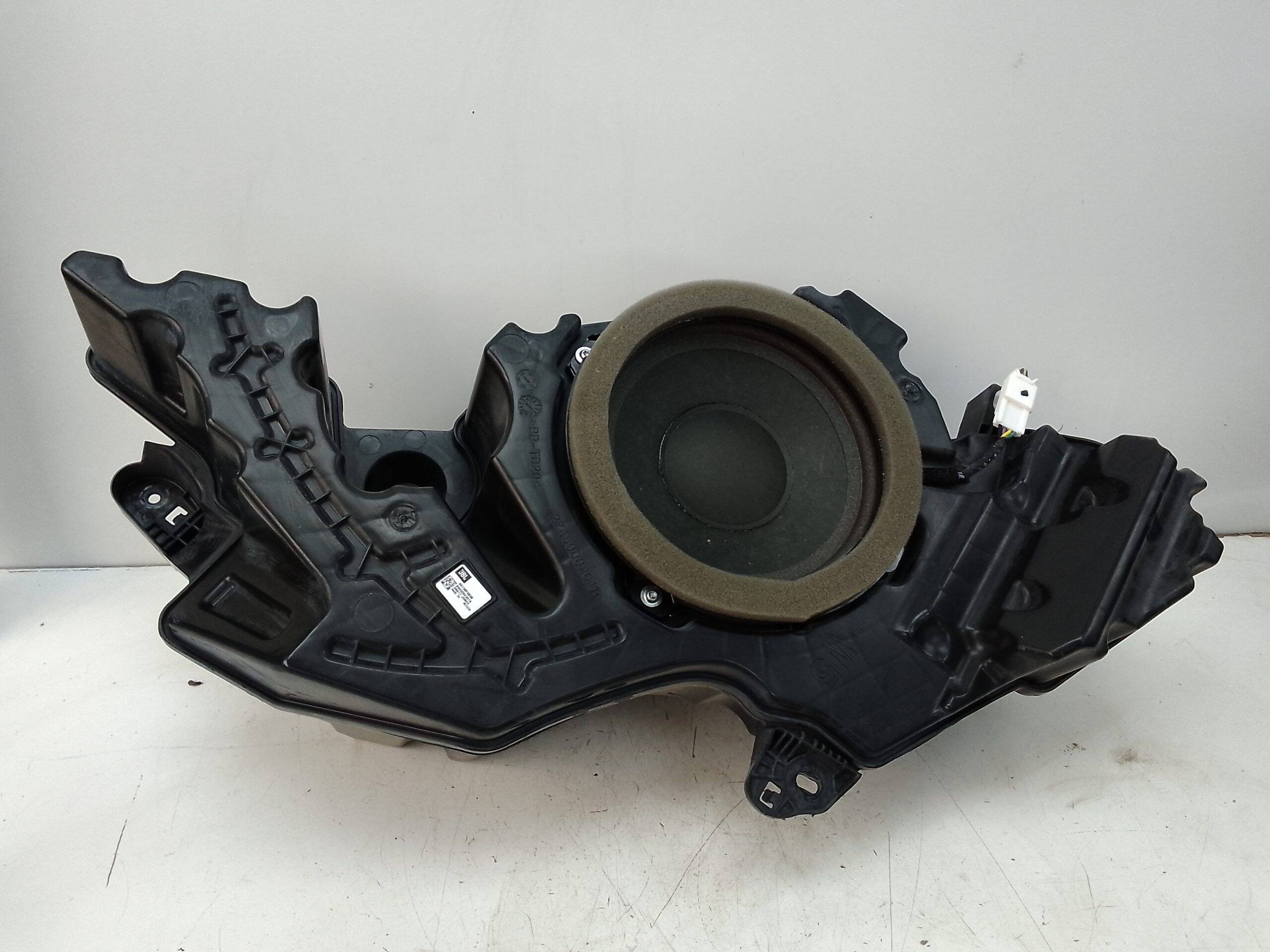 Caja subwoofer toyota c-hr (x10)(10.2016->)