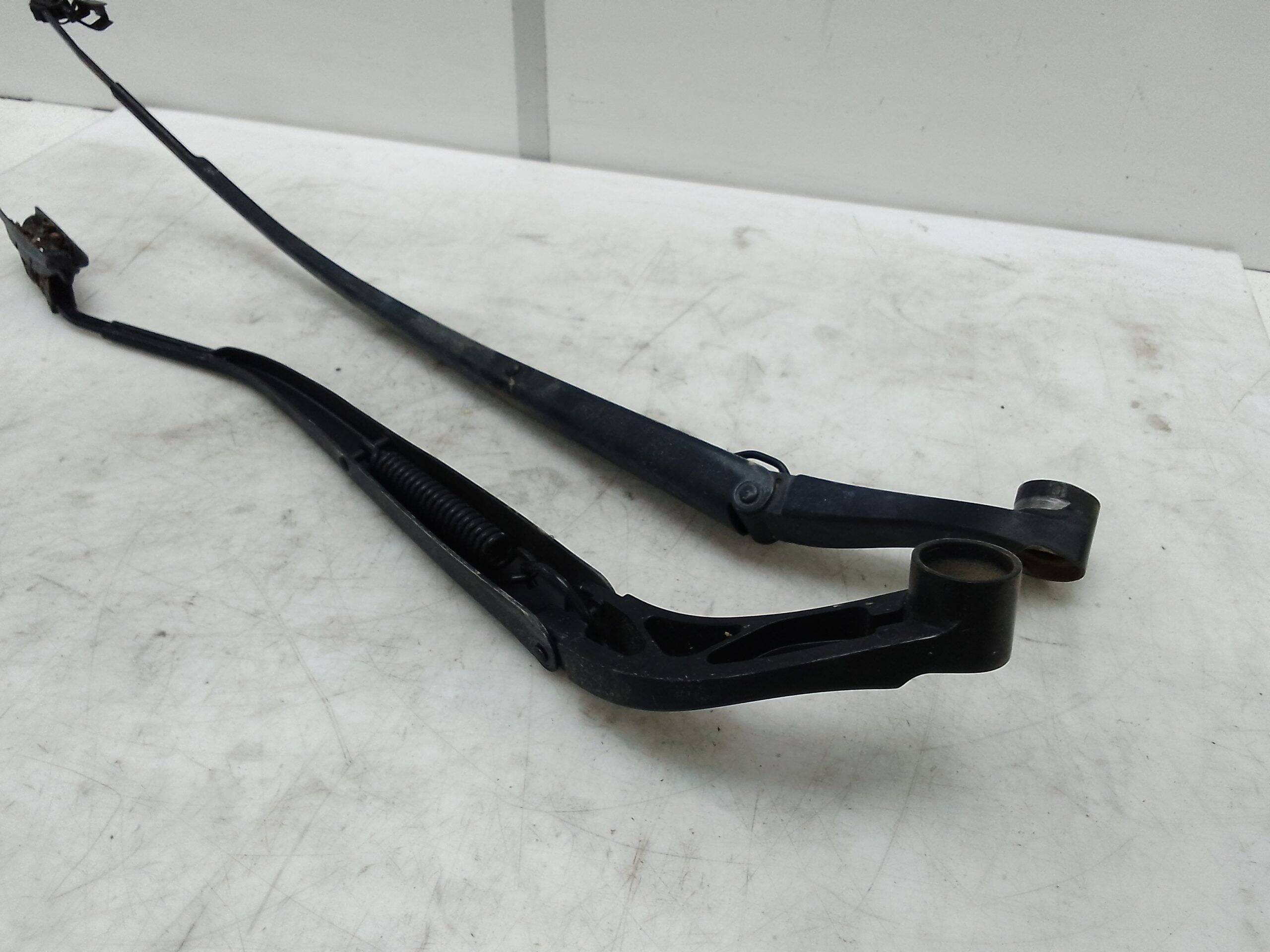 Brazo limpiaparabrisas mazda cx-3 (dk)(04.2015->)