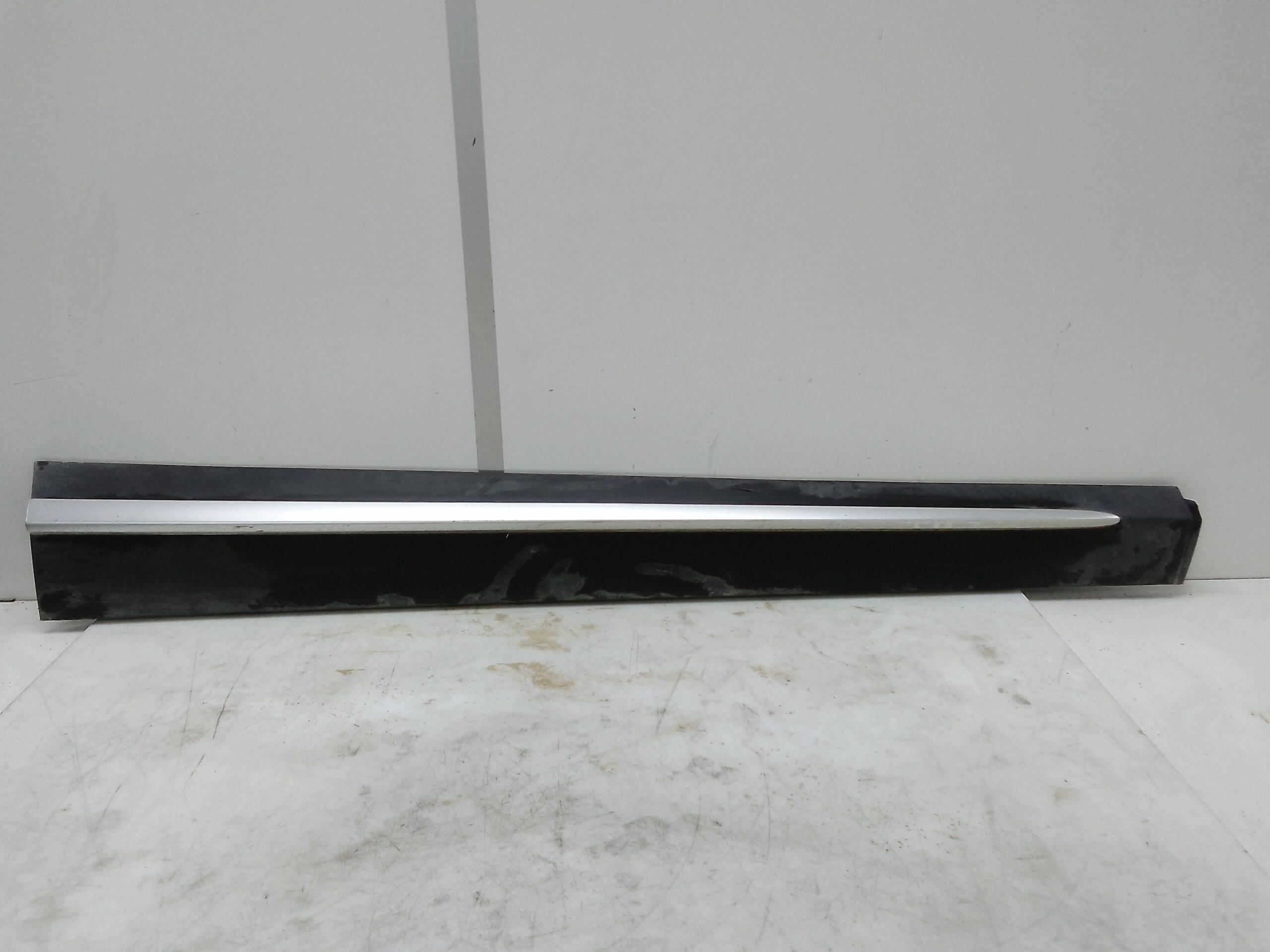 Moldura puerta  delantera derecha mazda cx-3 (dk)(04.2015->)