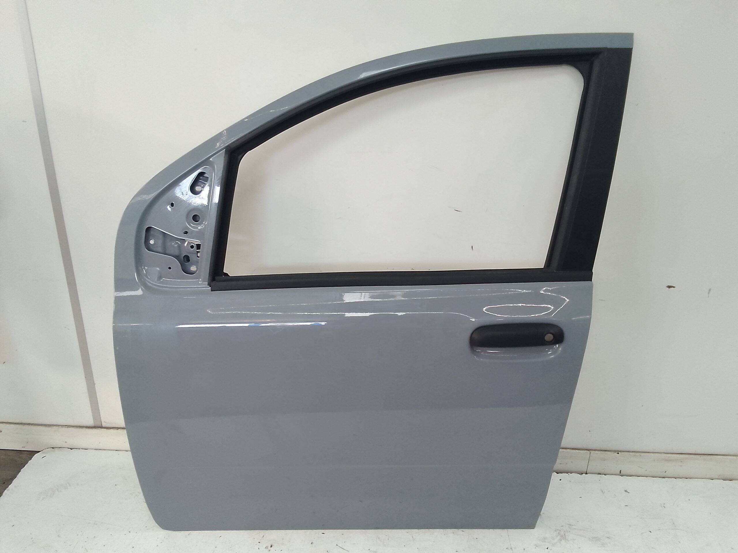 Puerta delantera izquierda fiat iii panda (319)(2012->)