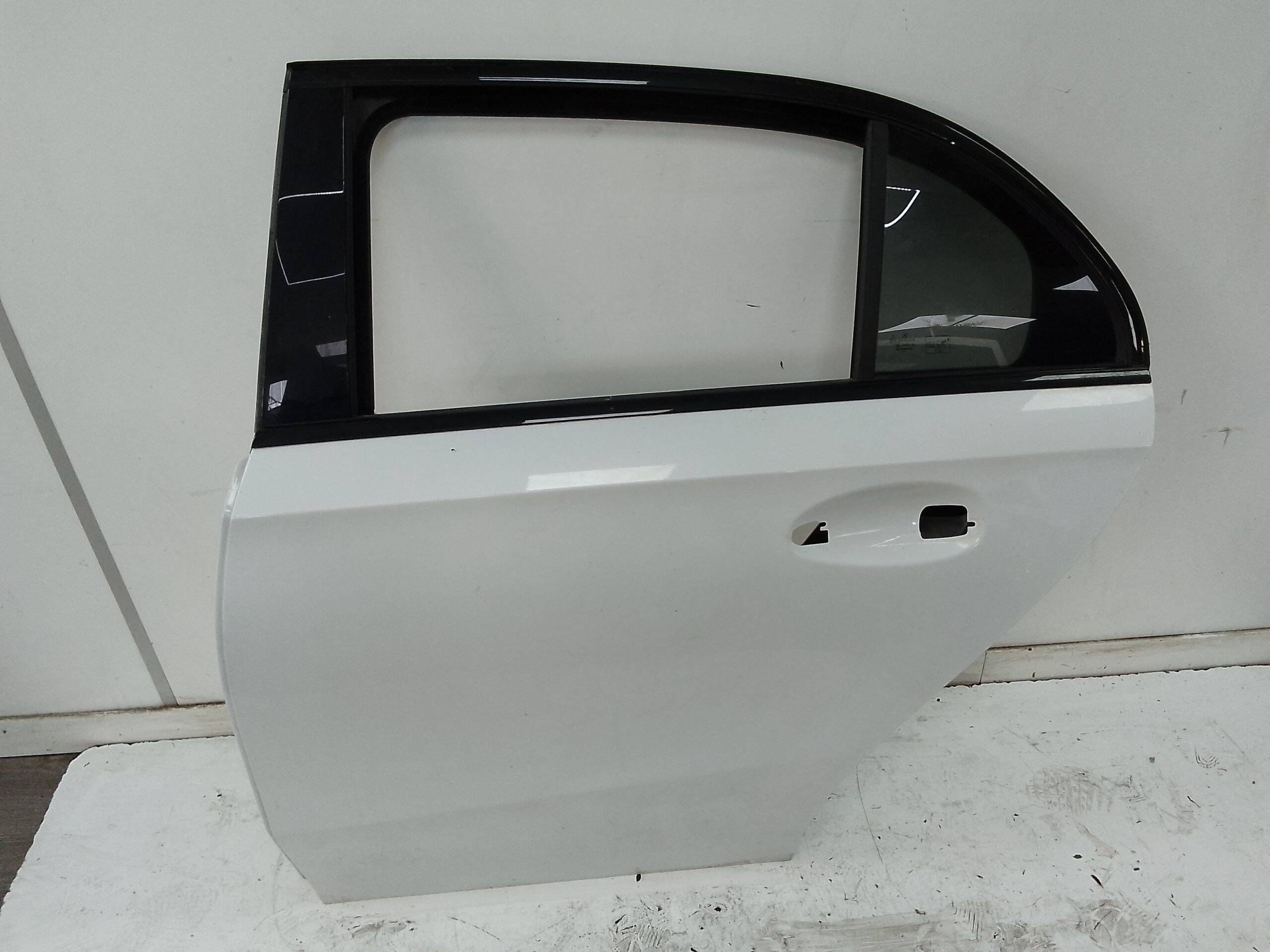 Puerta trasera izquierda fiat 500l (330)(2012->)