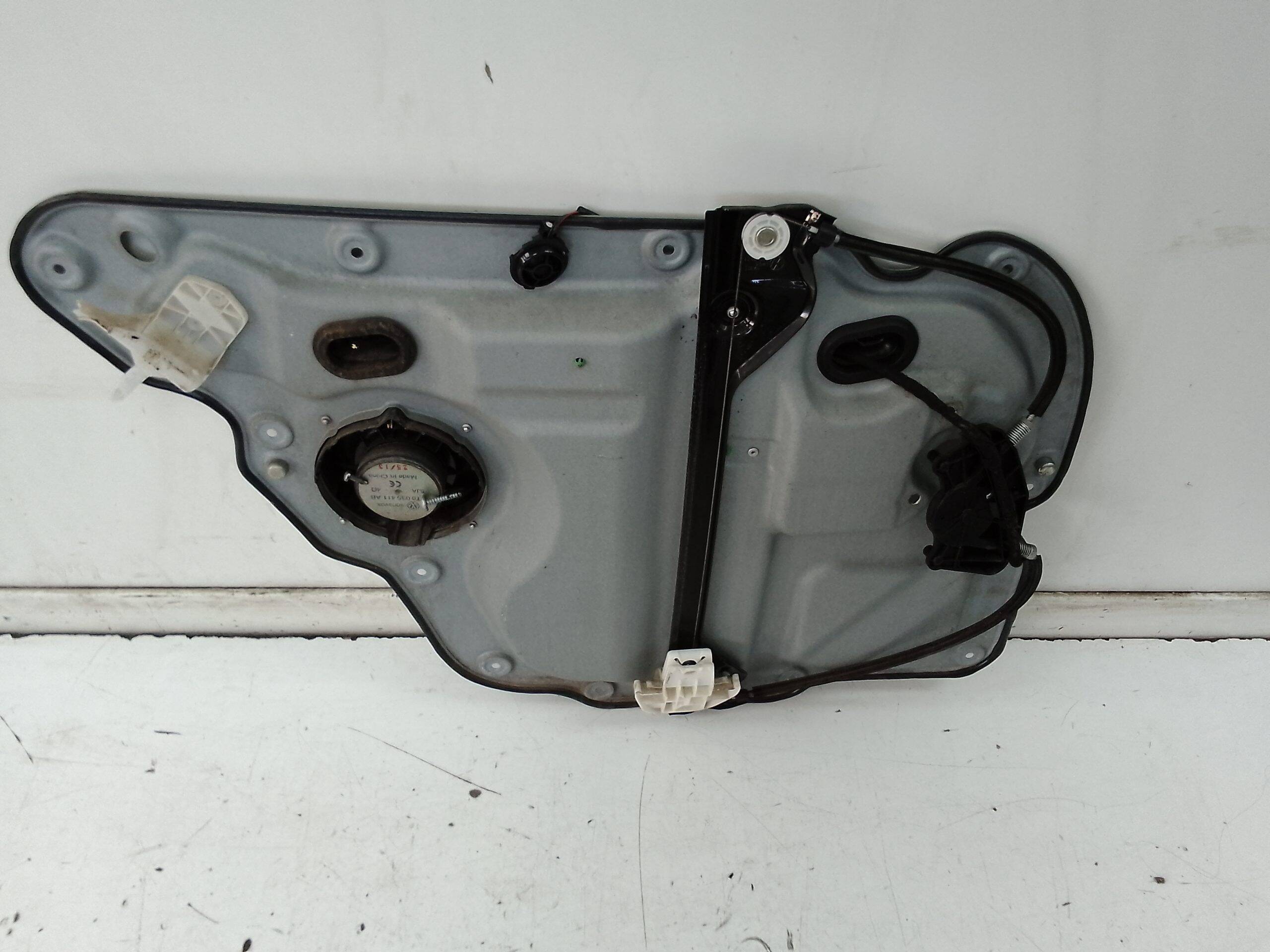 Elevalunas trasero derecho volkswagen touran (1t3)(08.2010->)