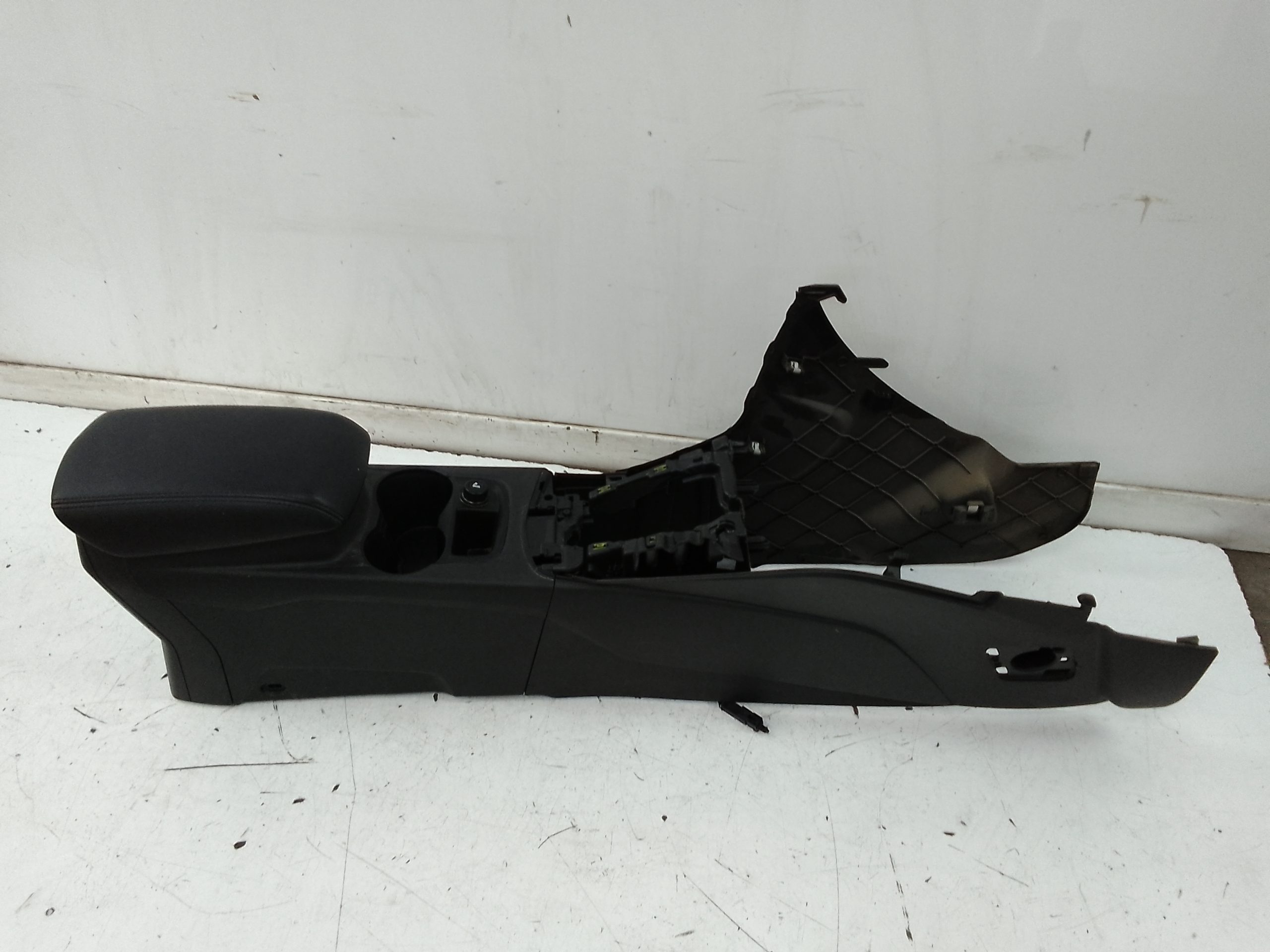 Consola central ford focus berlina (cb8)(2010->)