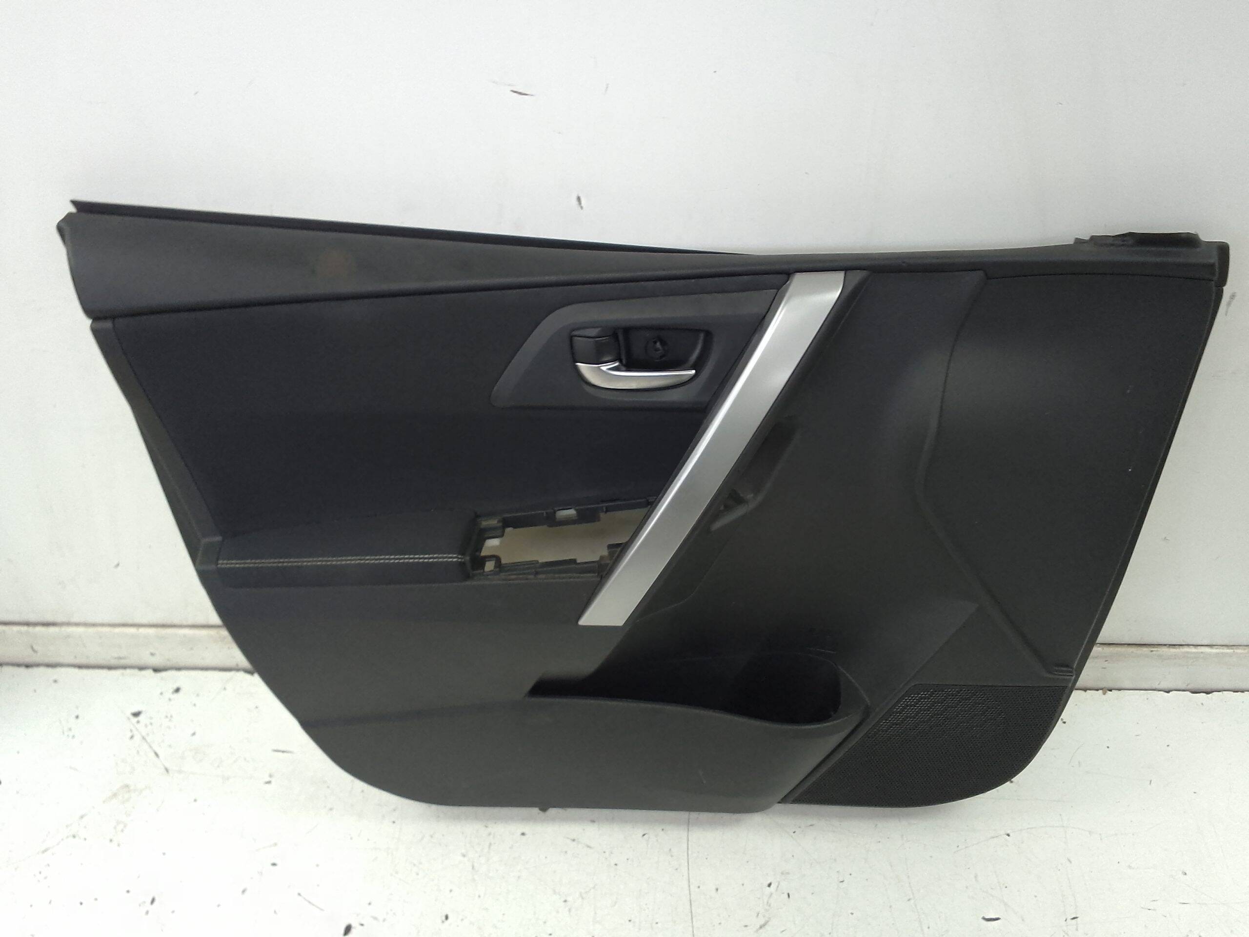 Guarnecido puerta delantera izquierda toyota auris (e18)(10.2012->)