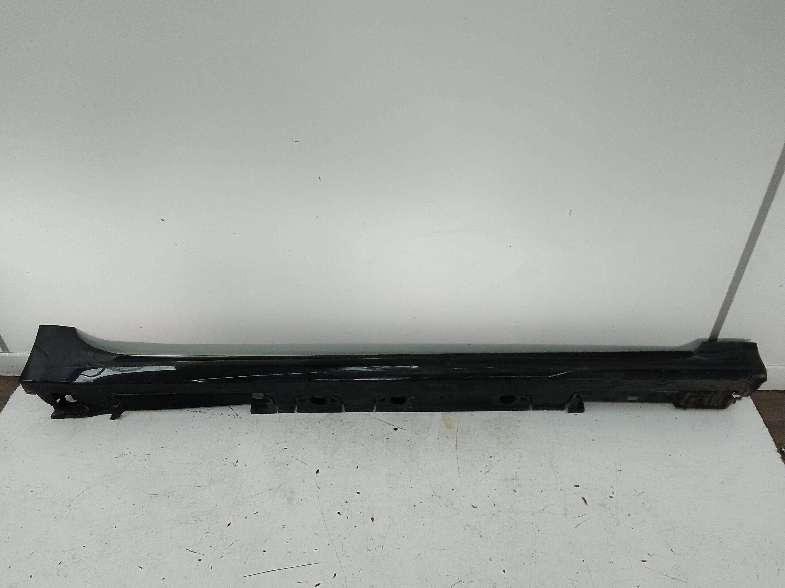 Spoiler talonera derecha toyota corolla (e21)(2019->)