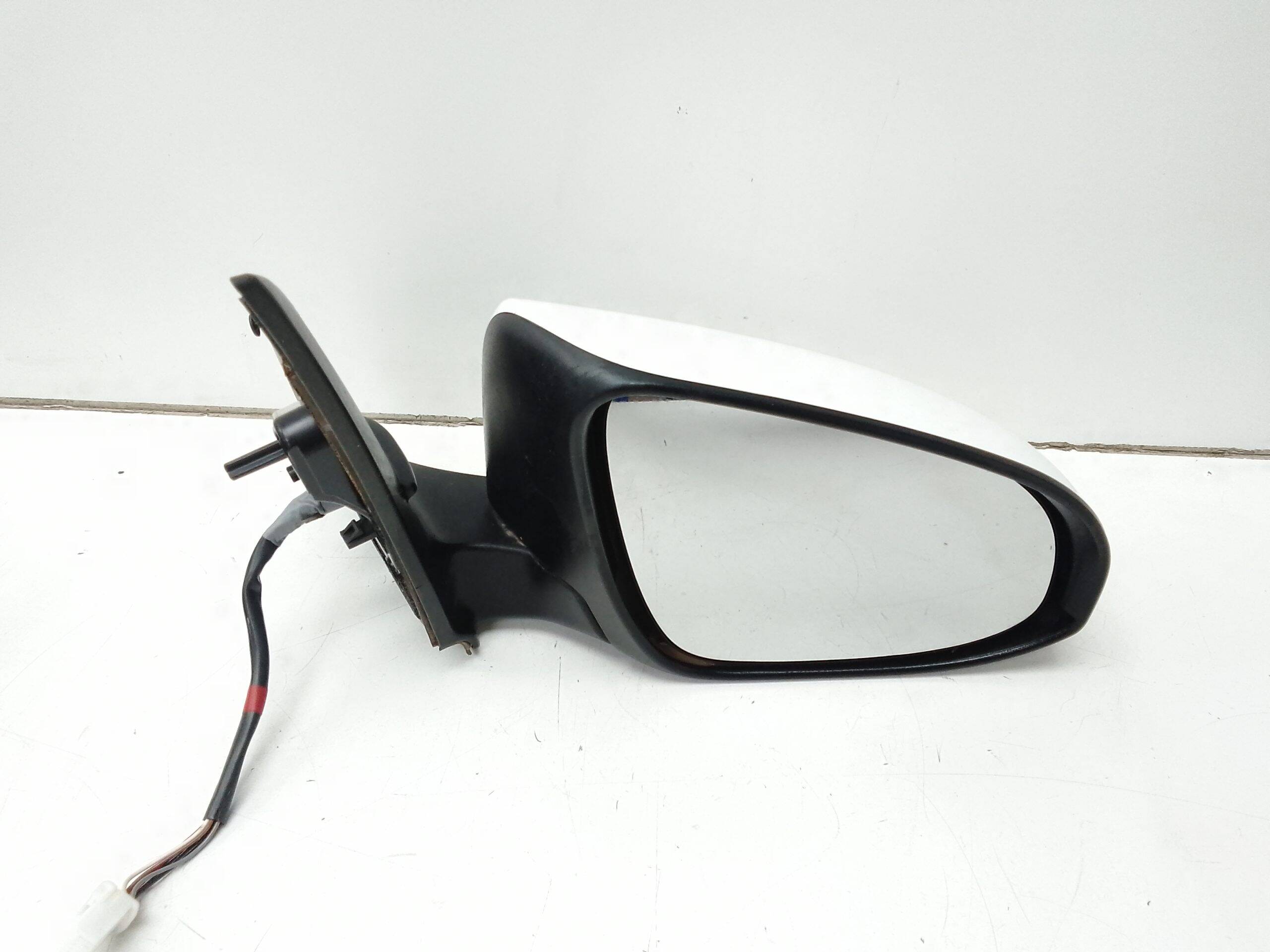 Retrovisor derecho toyota auris (e18)(10.2012->)