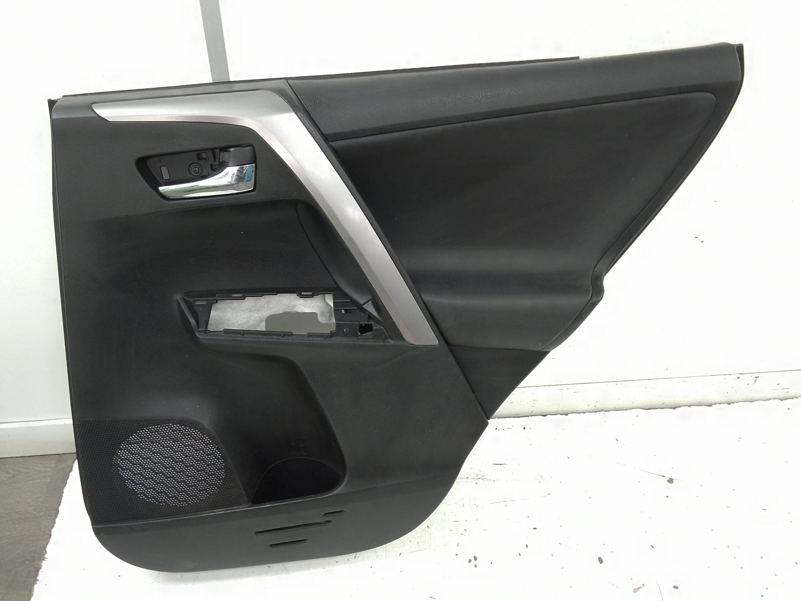 Guarnecido puerta trasera derecha toyota rav4 (a4)(2013->)