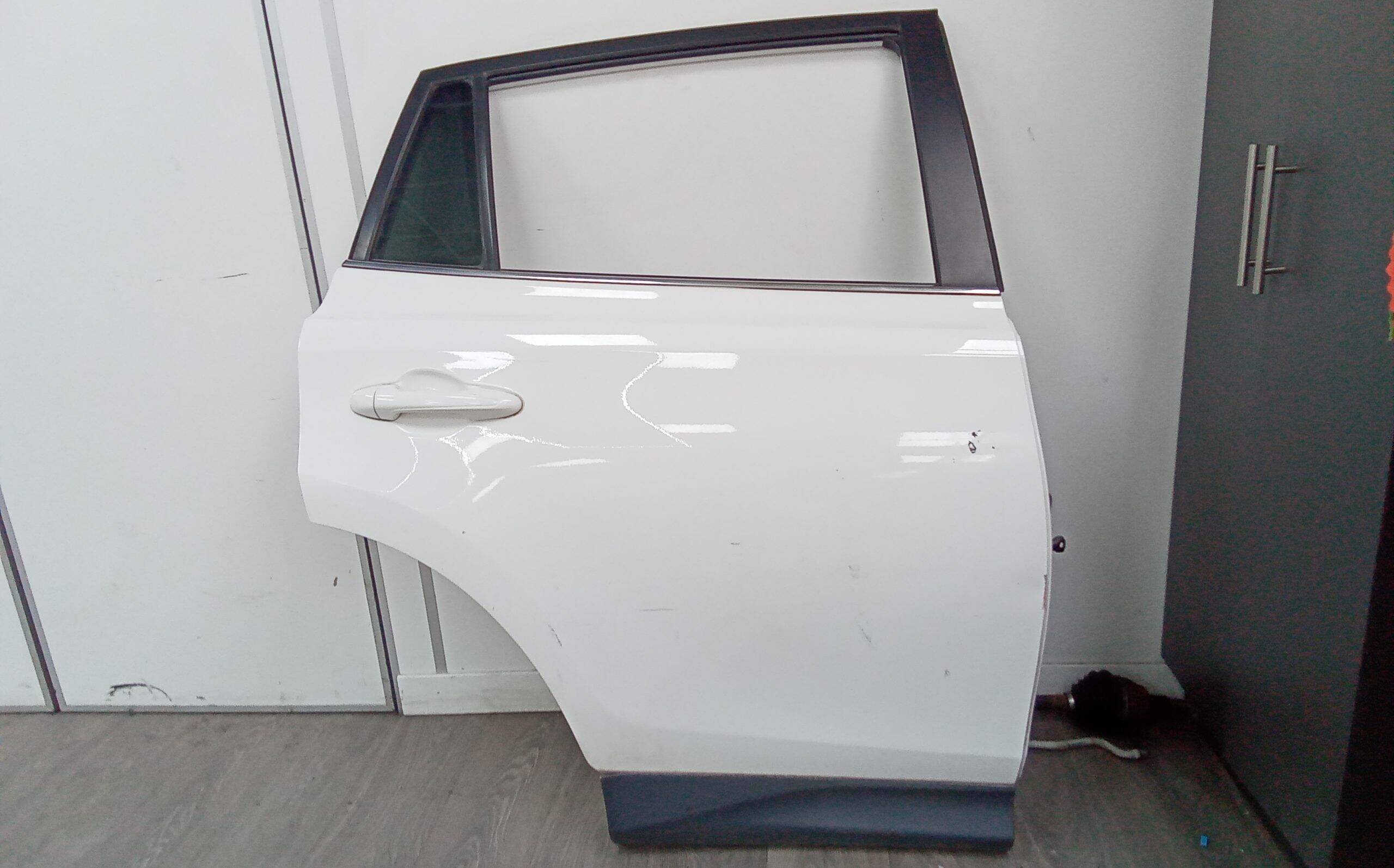 Puerta trasera derecha toyota rav4 (a4)(2013->)