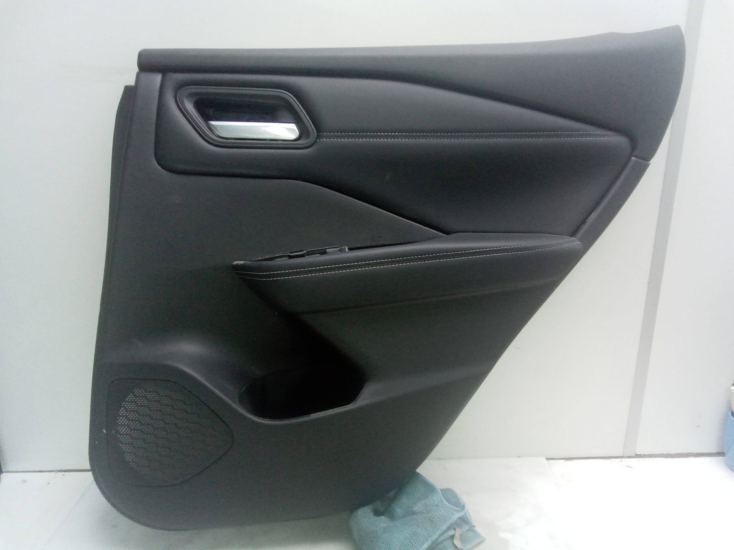 Guarnecido puerta trasera derecha nissan qashqai (j12)(03.2021->)