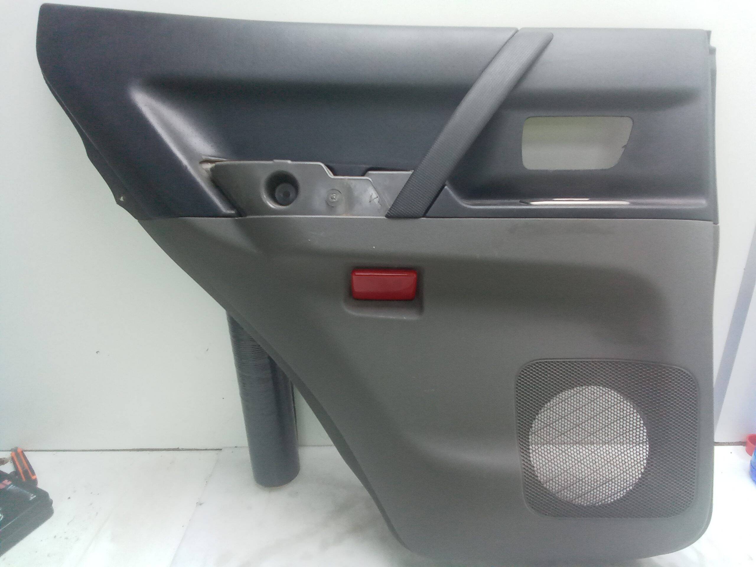 Guarnecido puerta trasera izquierda mitsubishi montero (v60/v70)(2000->)