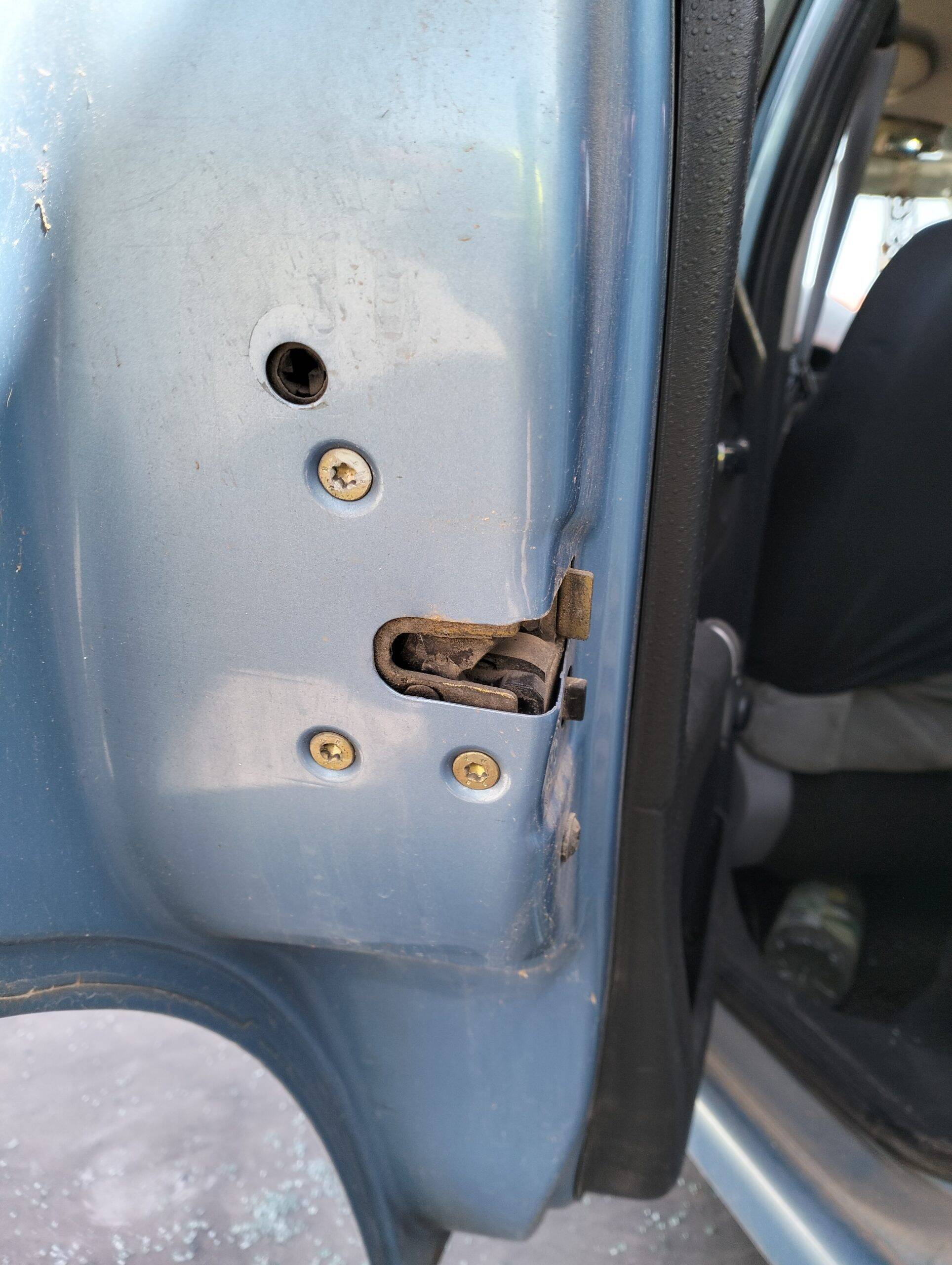 Cerradura puerta trasera izquierda citroen c3 (2002->)