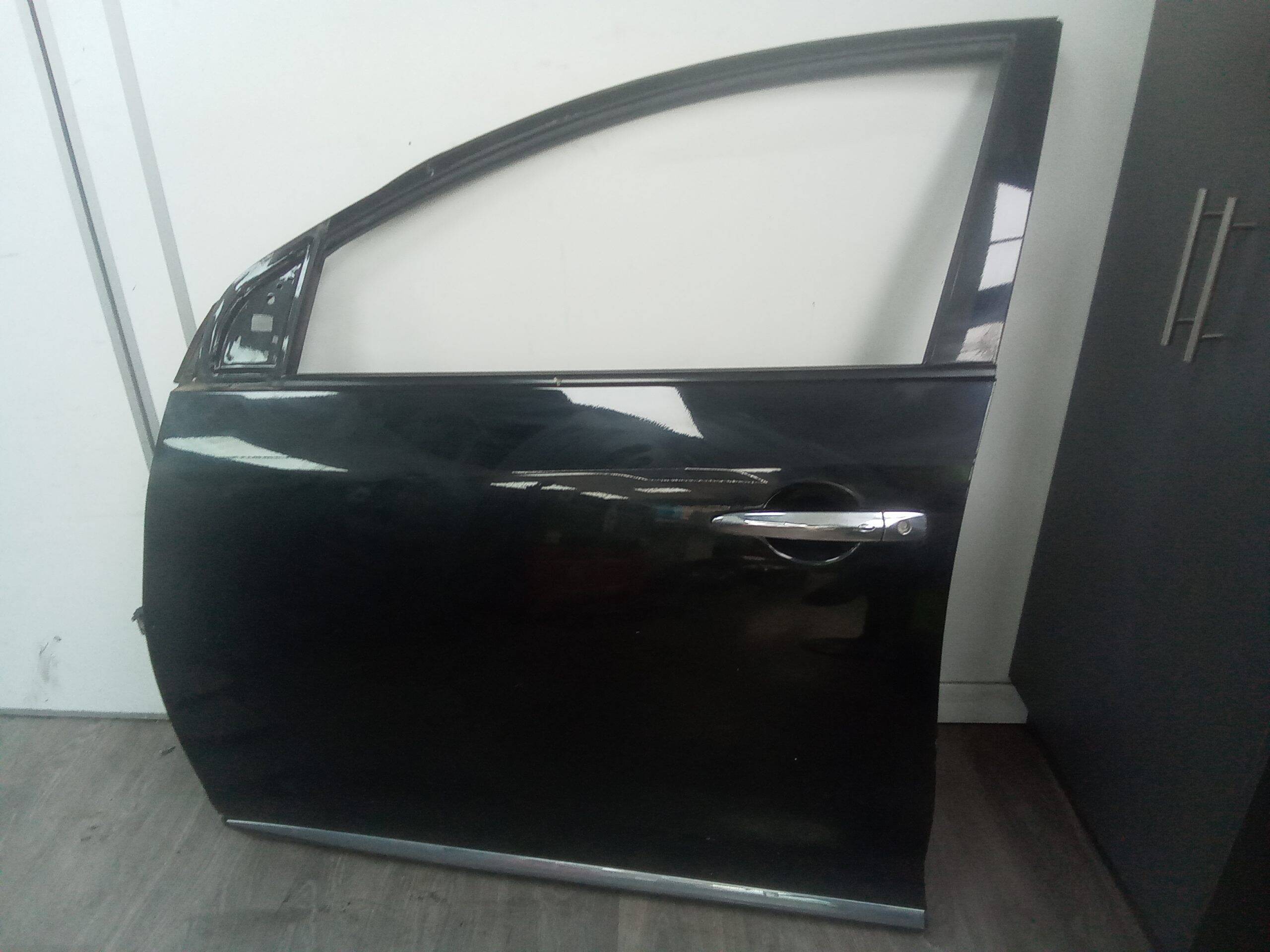 Puerta delantera izquierda nissan murano (z51)(06.2008->)