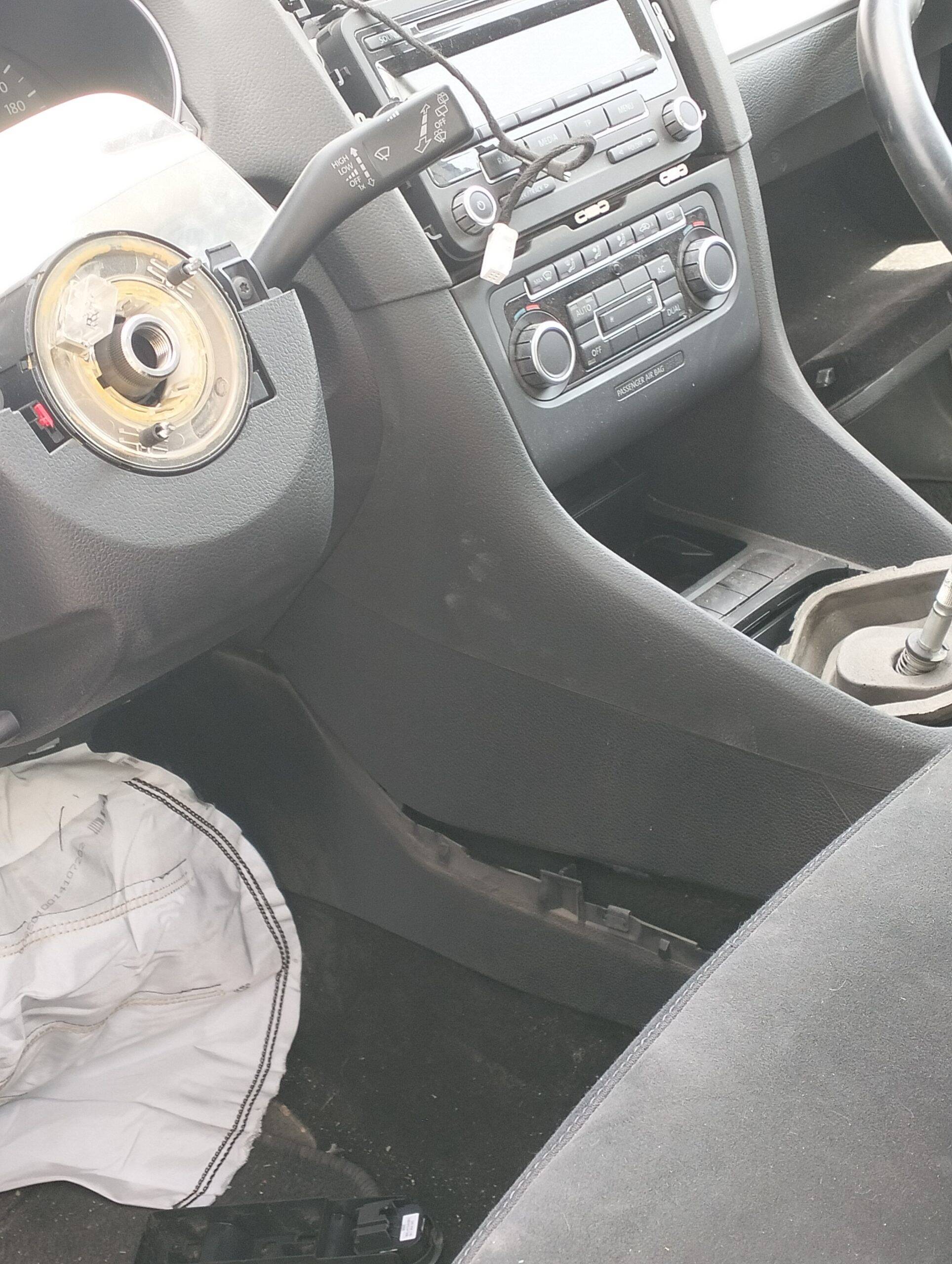 Consola central volkswagen golf vi (5k1)(10.2008->)