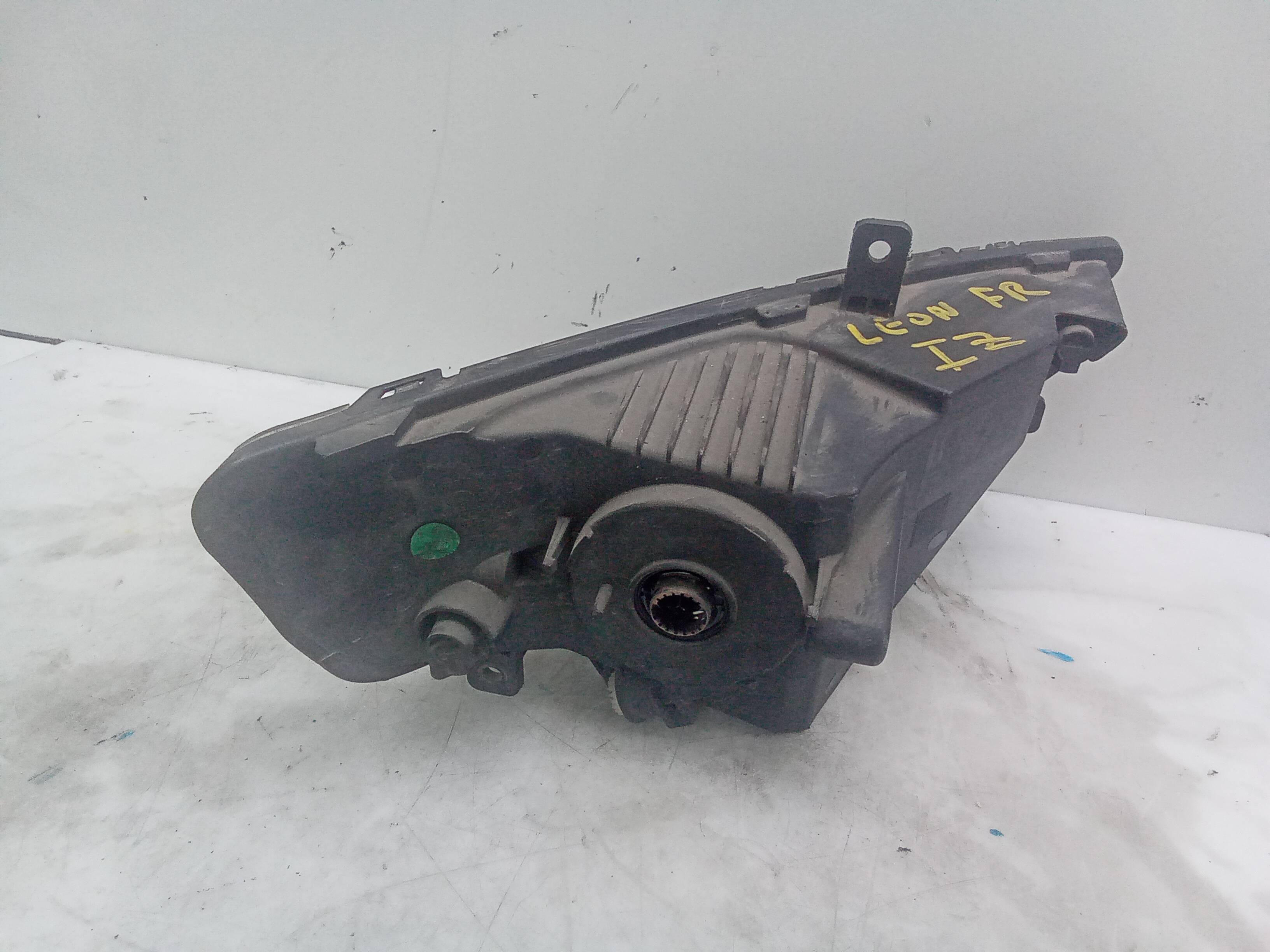 Faro antiniebla izquierdo seat leon (5f1)(09.2012->)