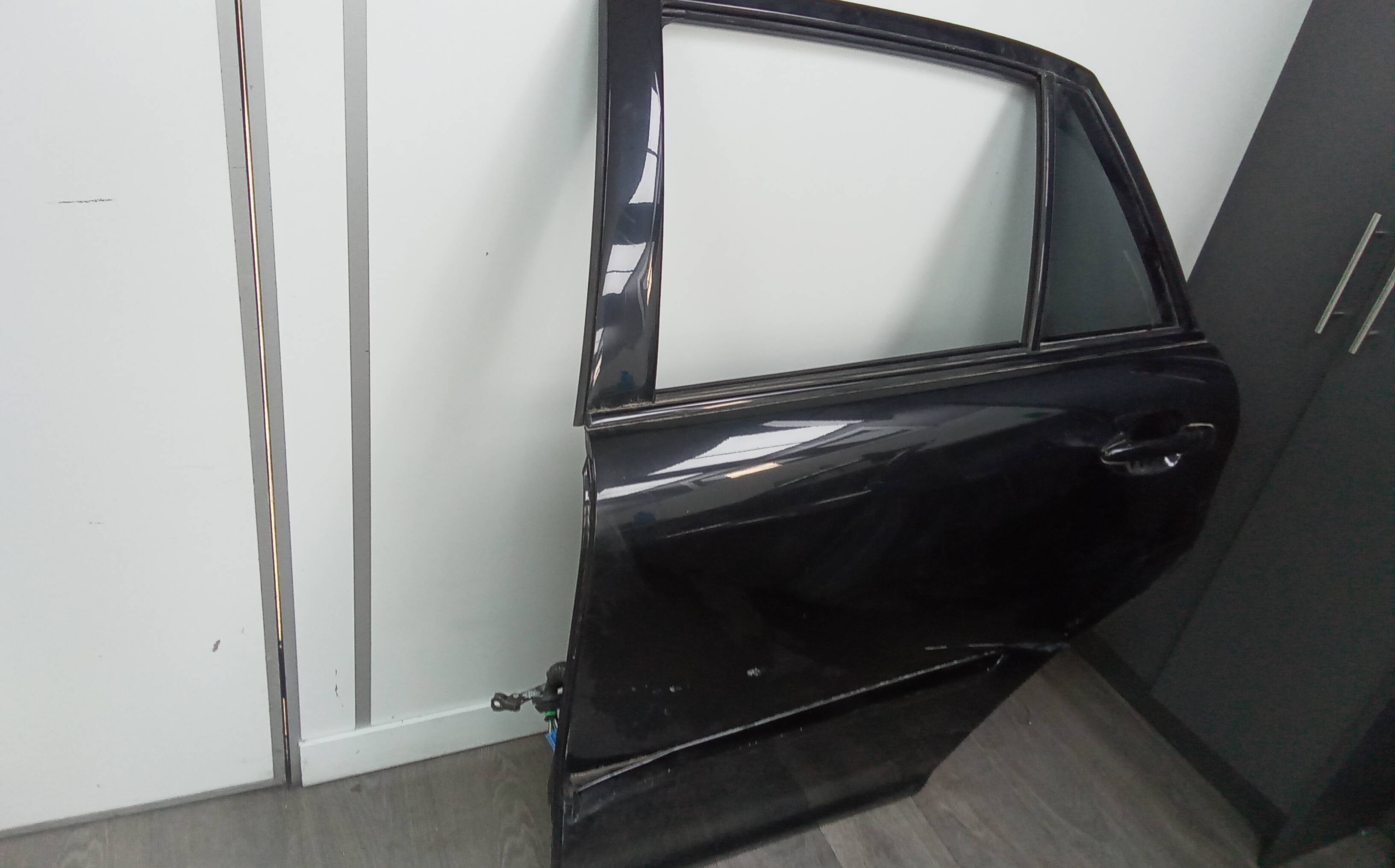 Puerta trasera izquierda lexus rx 300 (mcu35)(2003->)