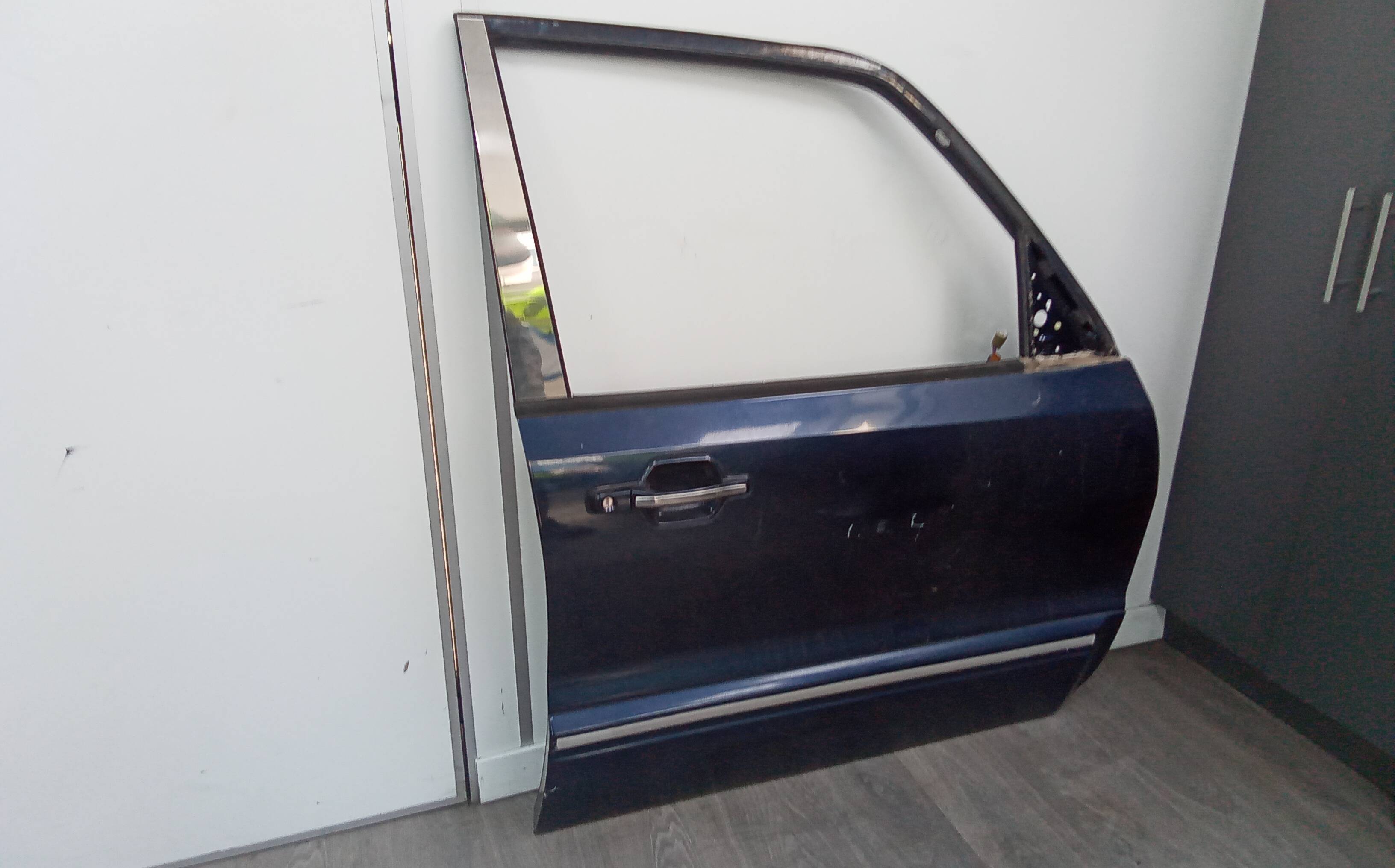 Puerta delantera derecha mitsubishi montero (v60/v70)(2000->)