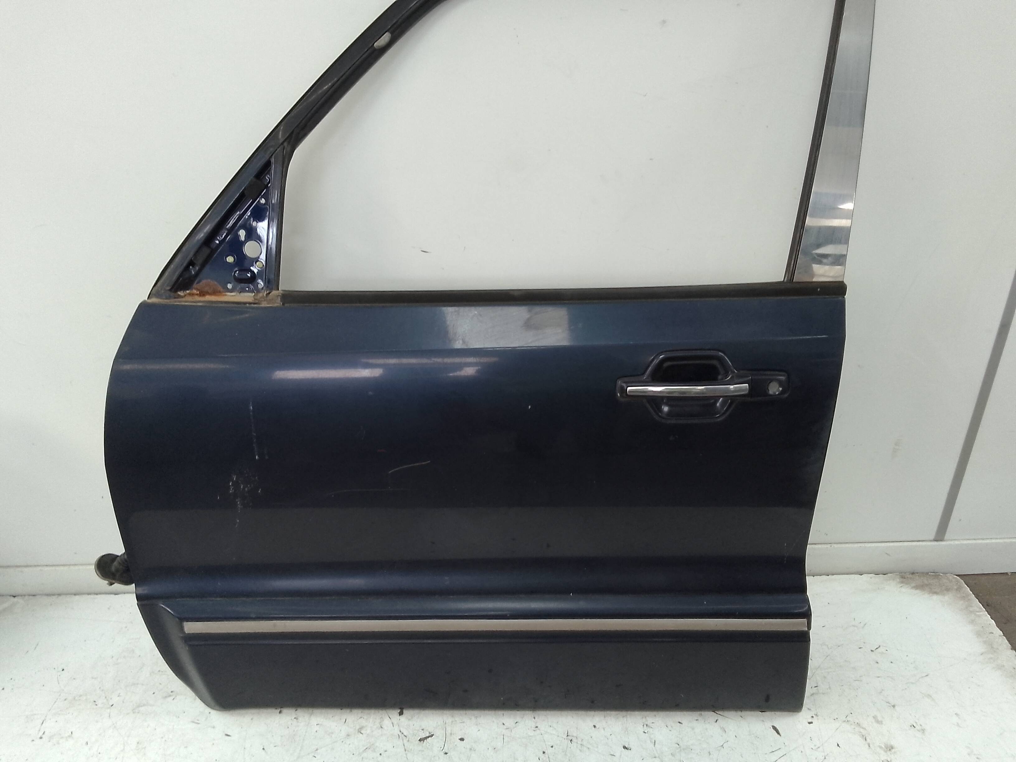 Puerta delantera izquierda mitsubishi montero (v60/v70)(2000->)