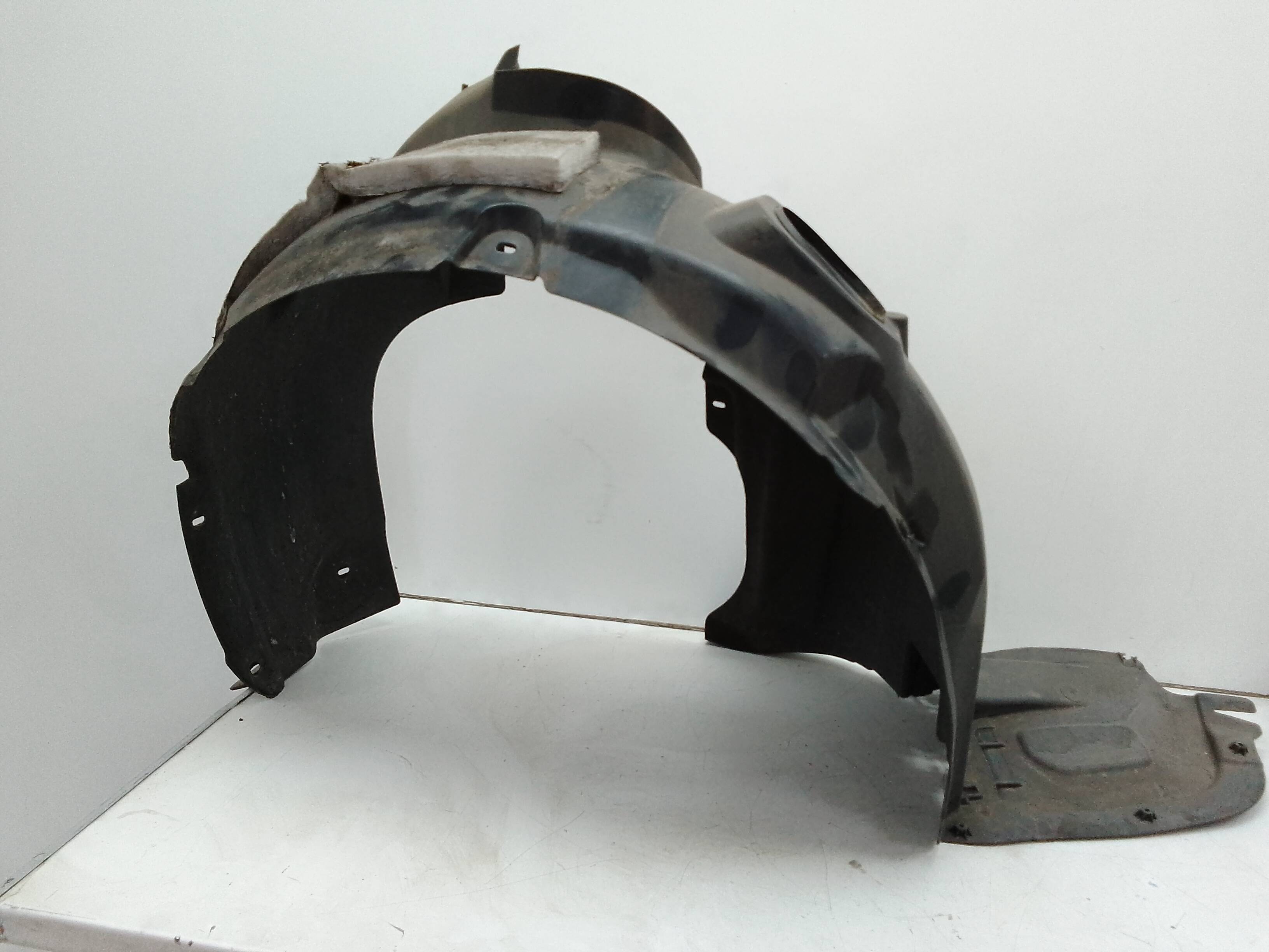 Pase de rueda delantero derecho skoda fabia (nj3)(08.2014->)