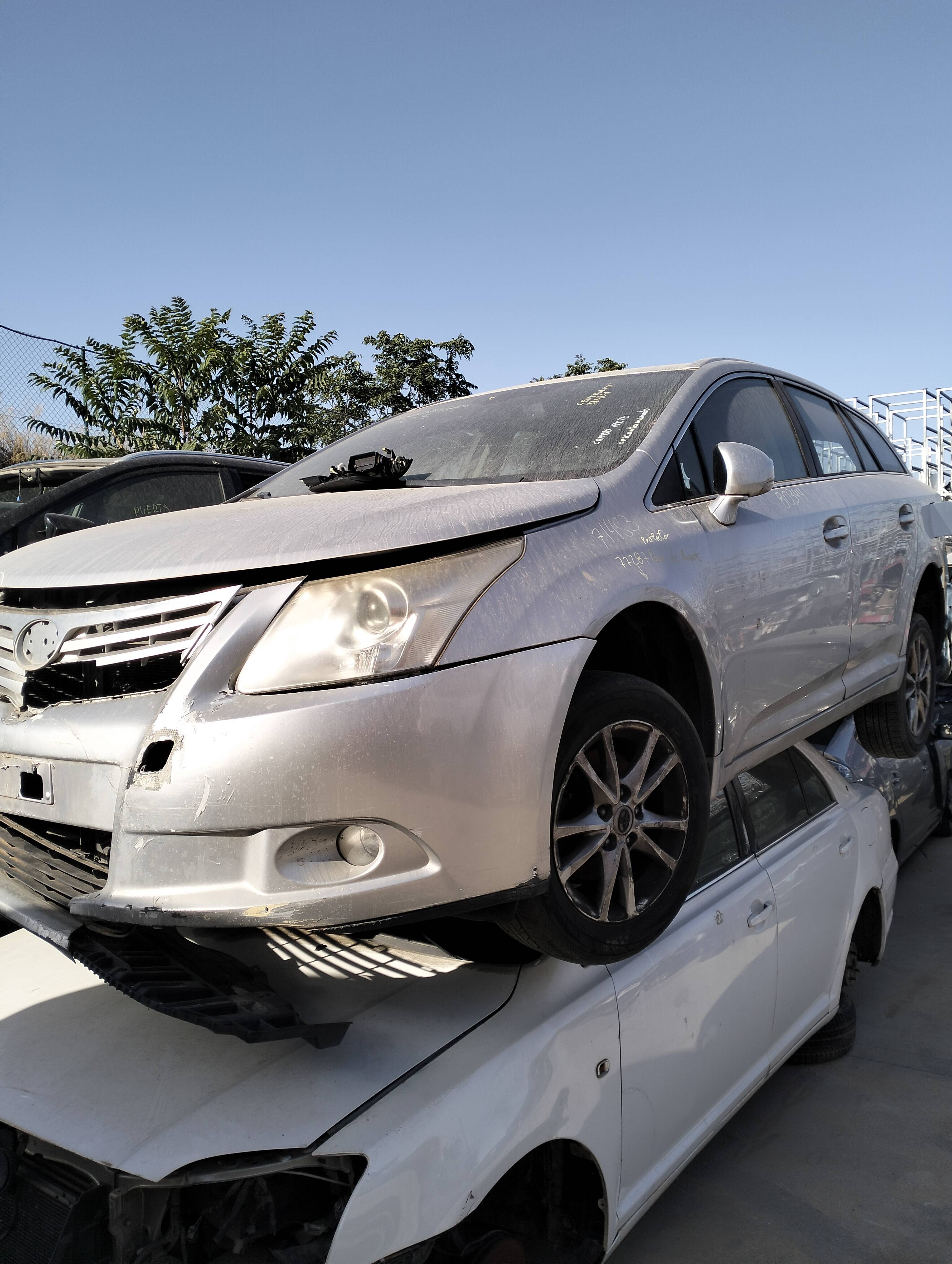 Faro derecho toyota avensis (t27)(2008->)