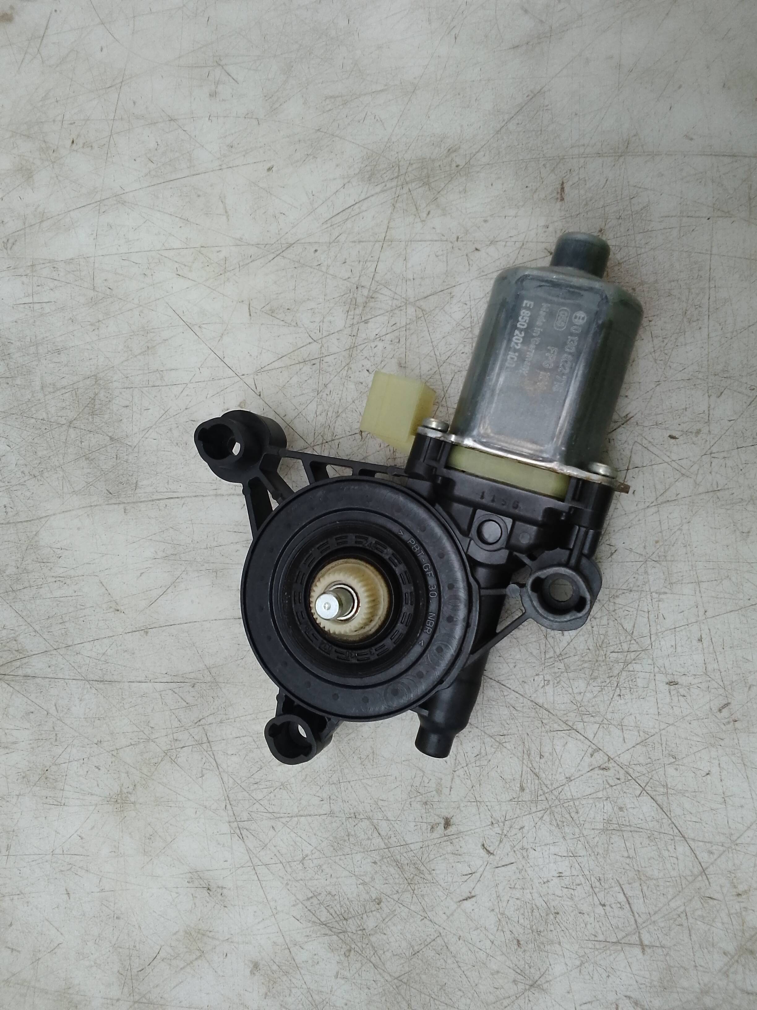 Motor elevalunas delantero derecho seat leon st 5f8 (10.2013->)