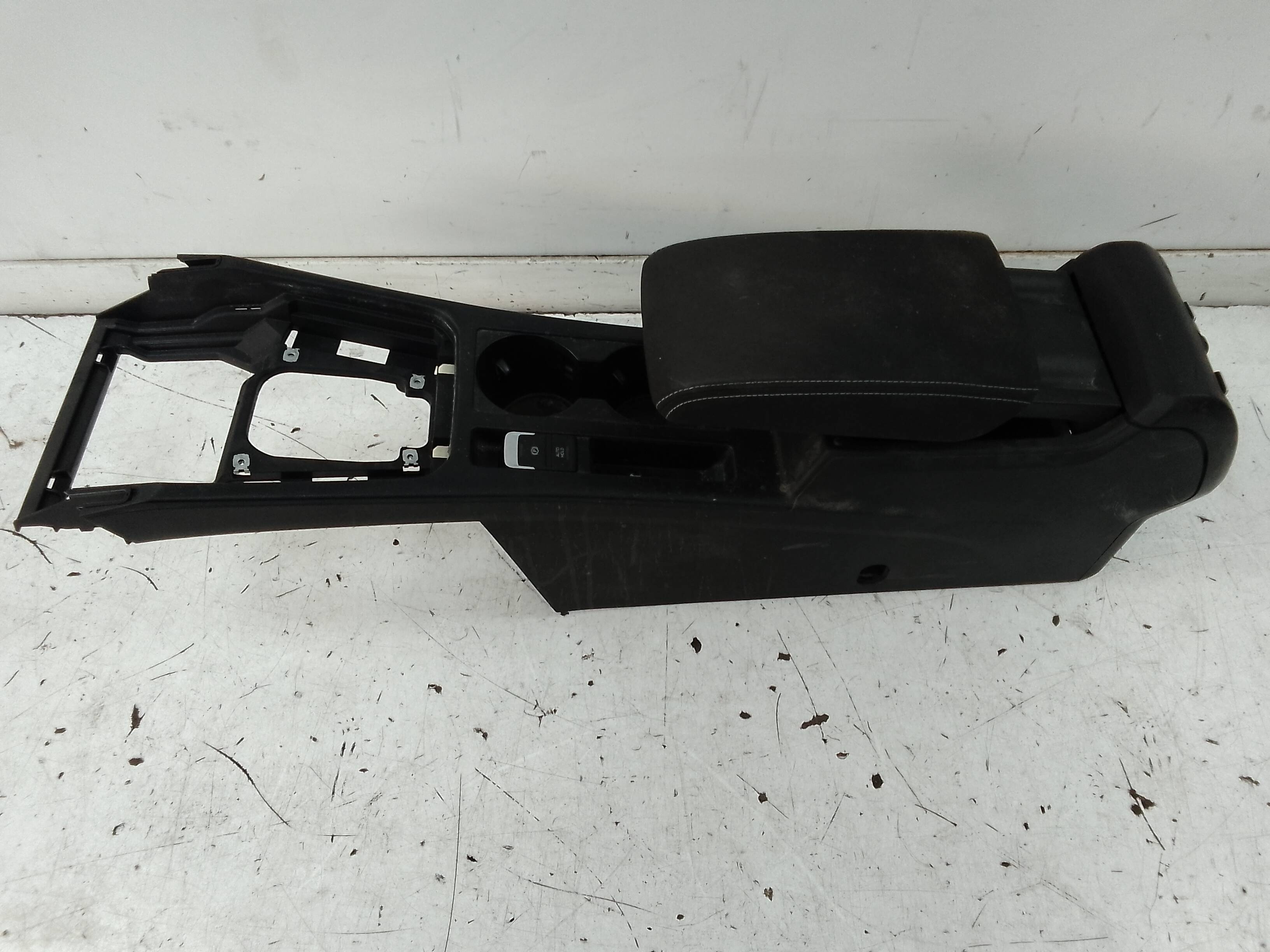 Consola central volkswagen passat variant (3g5)(07.2014->)