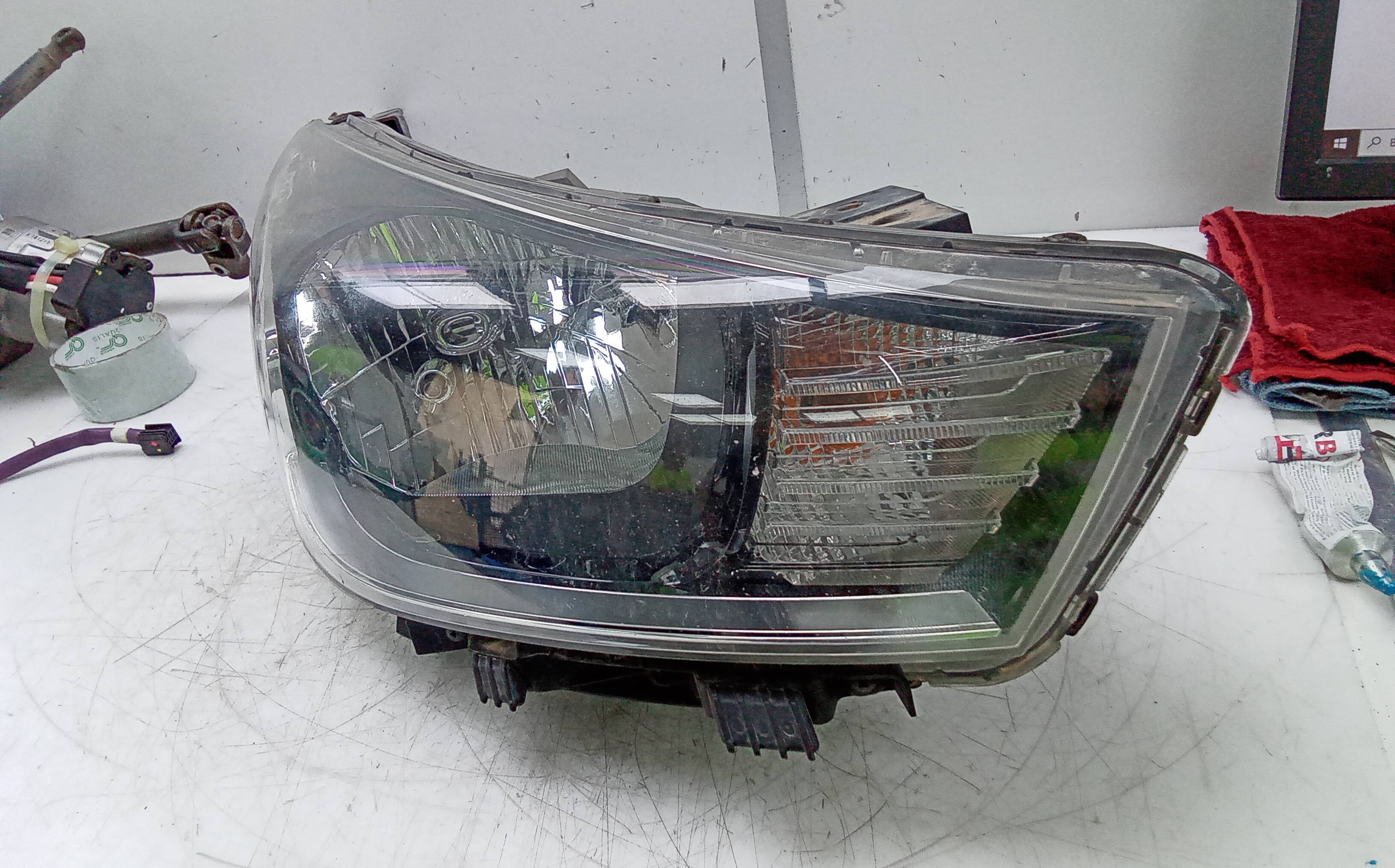 Faro izquierdo kia rio (yb)(2016->)