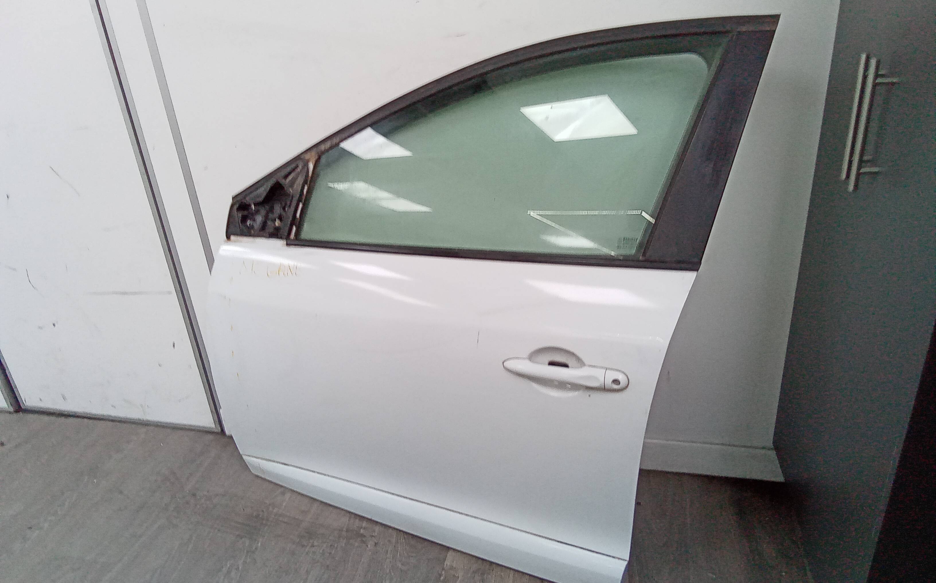 Puerta delantera izquierda renault megane iii sport tourer (2009->)