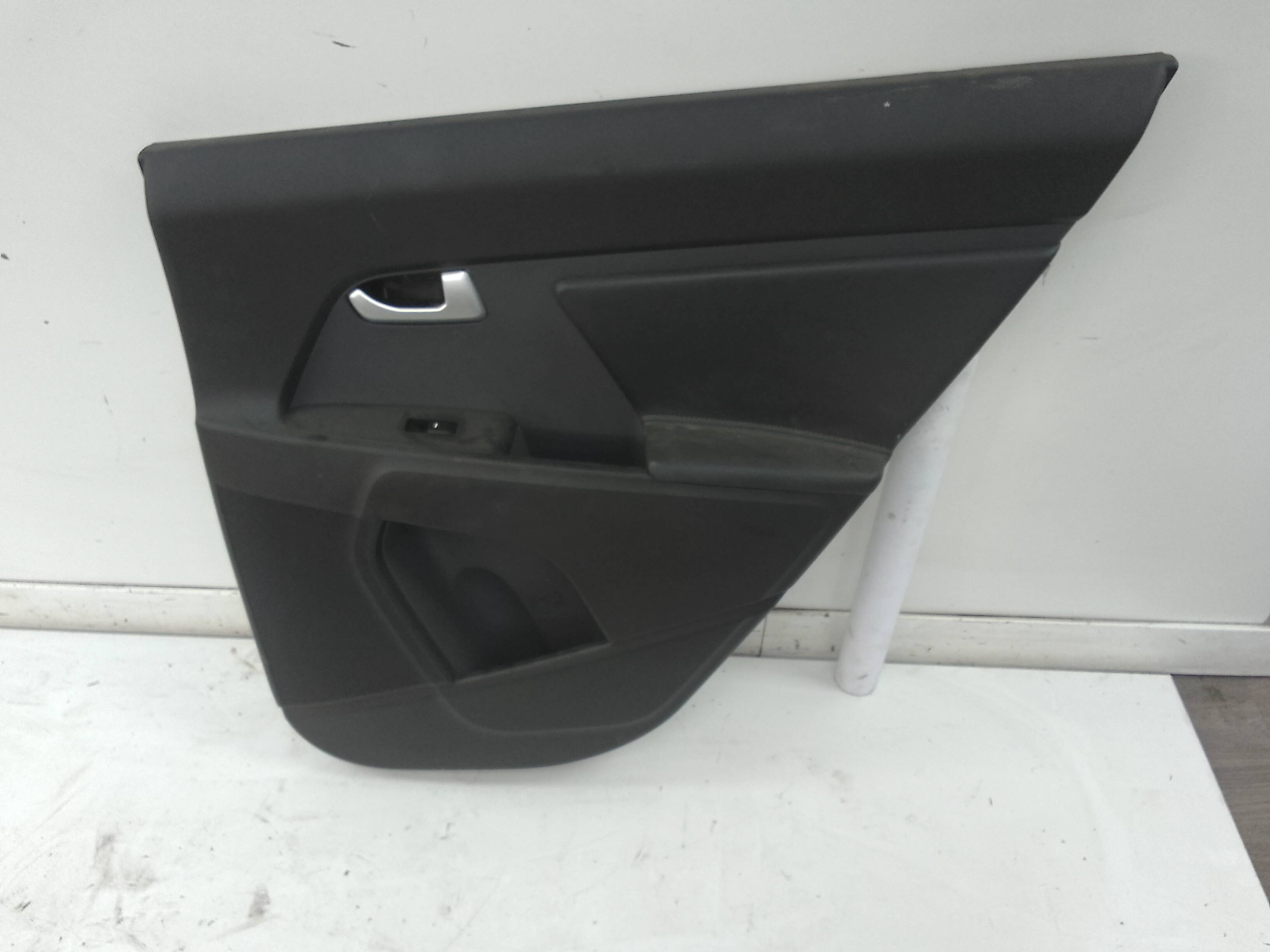 Guarnecido puerta trasera derecha kia sportage (sl)(2010->)