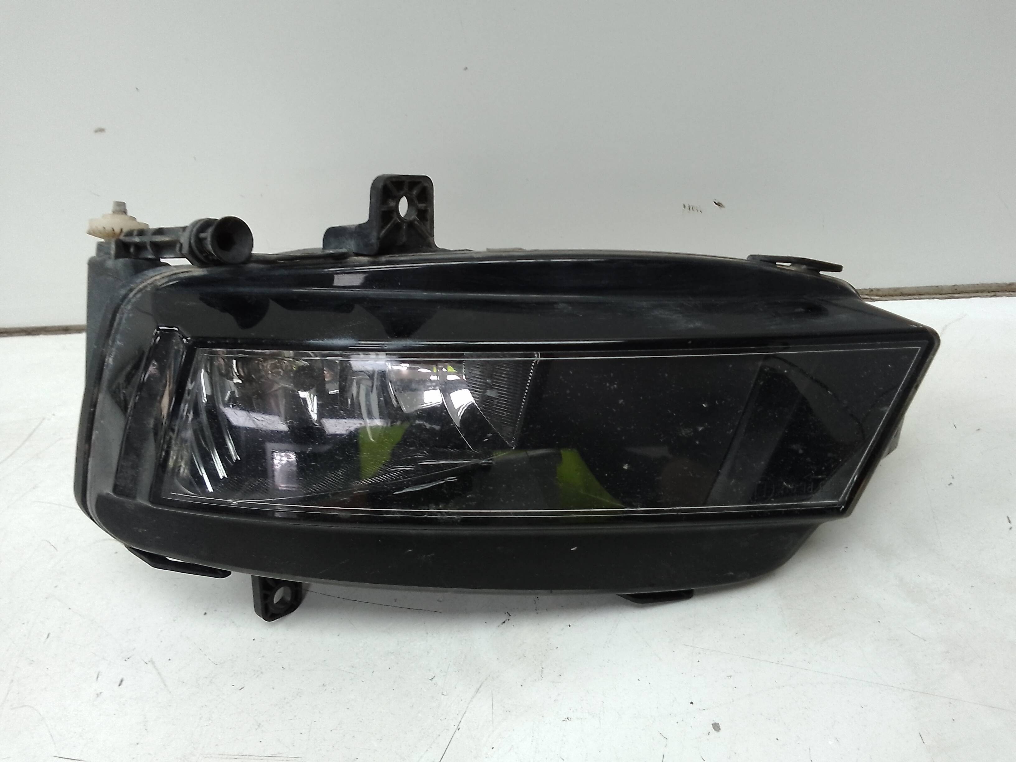 Faro antiniebla izquierdo volkswagen golf vii (5g1/be1)(09.2012->)