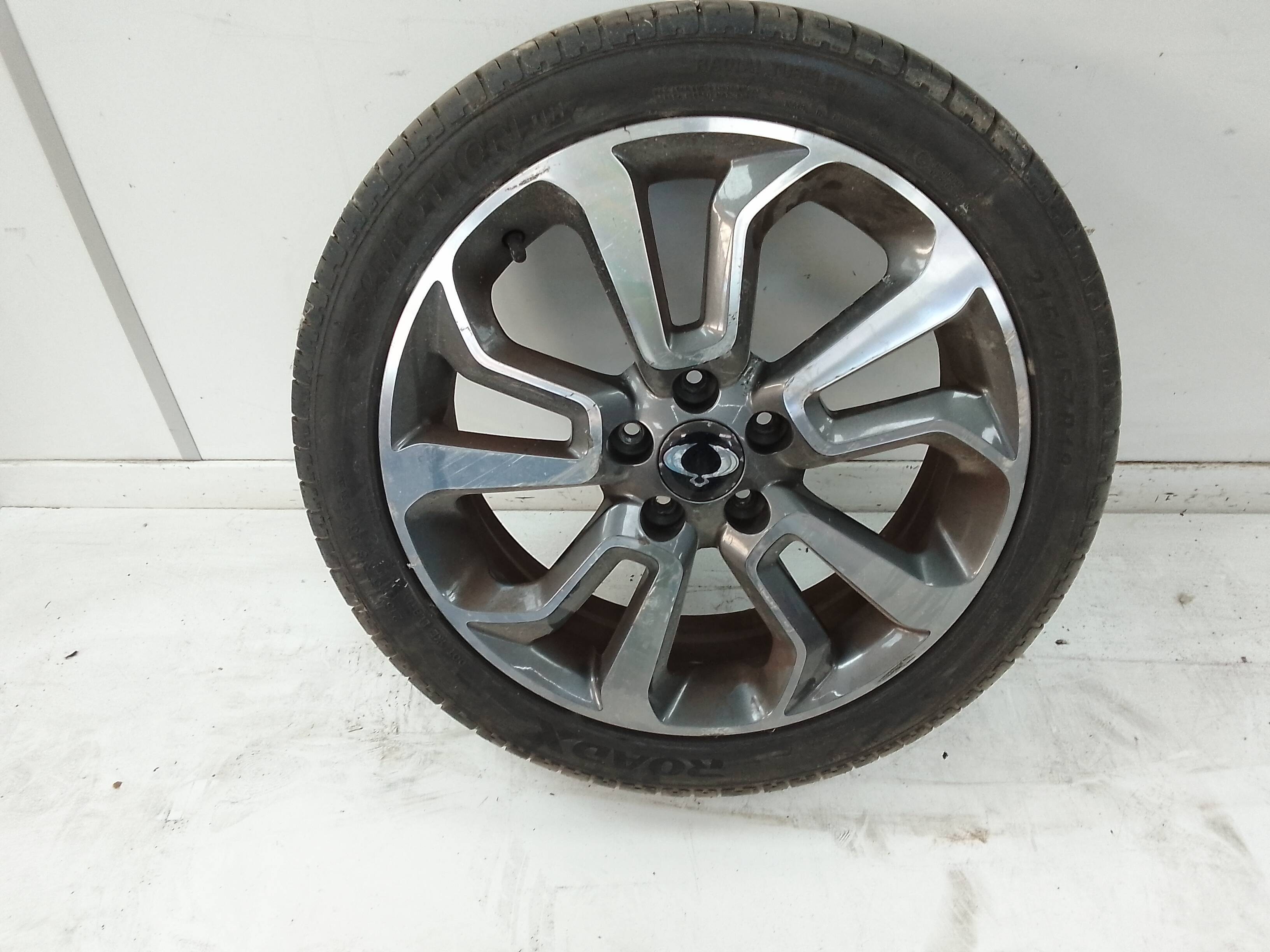 Llanta aluminio 18 ssangyong tivoli (2015->)