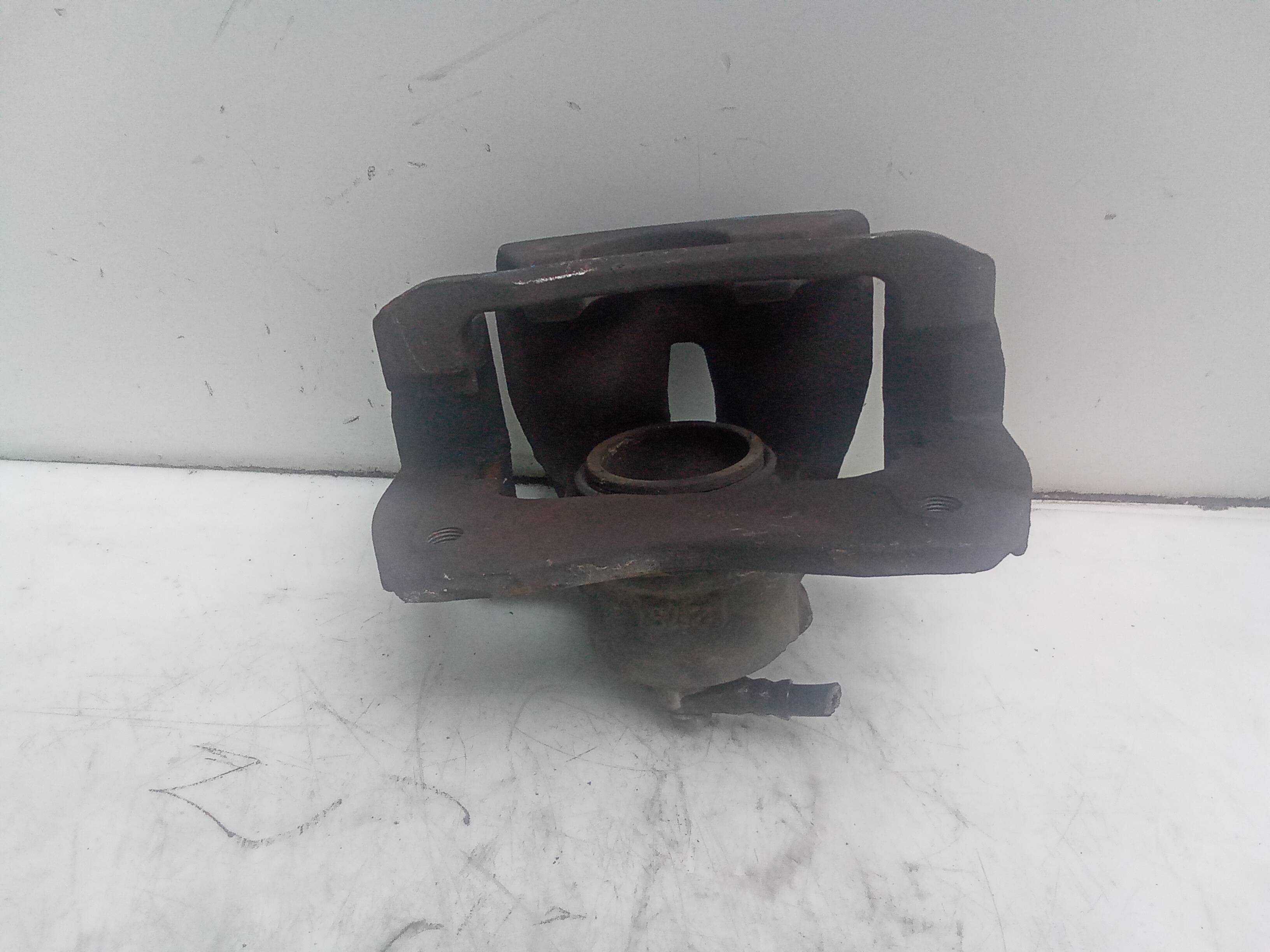 Pinza freno delantera izquierda toyota rav4 (a4)(2013->)