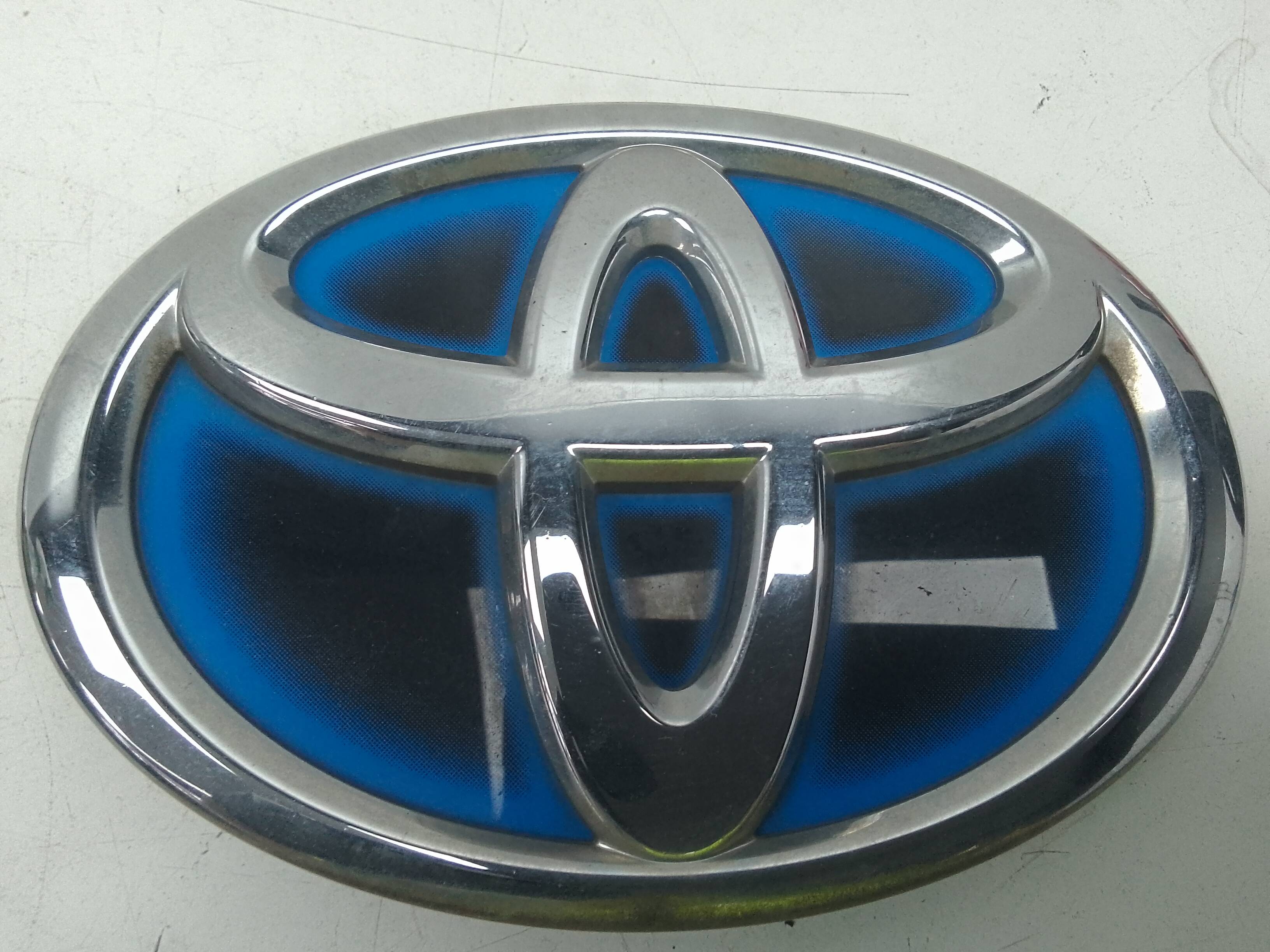 Emblema toyota prius (zvw30)(2009->)